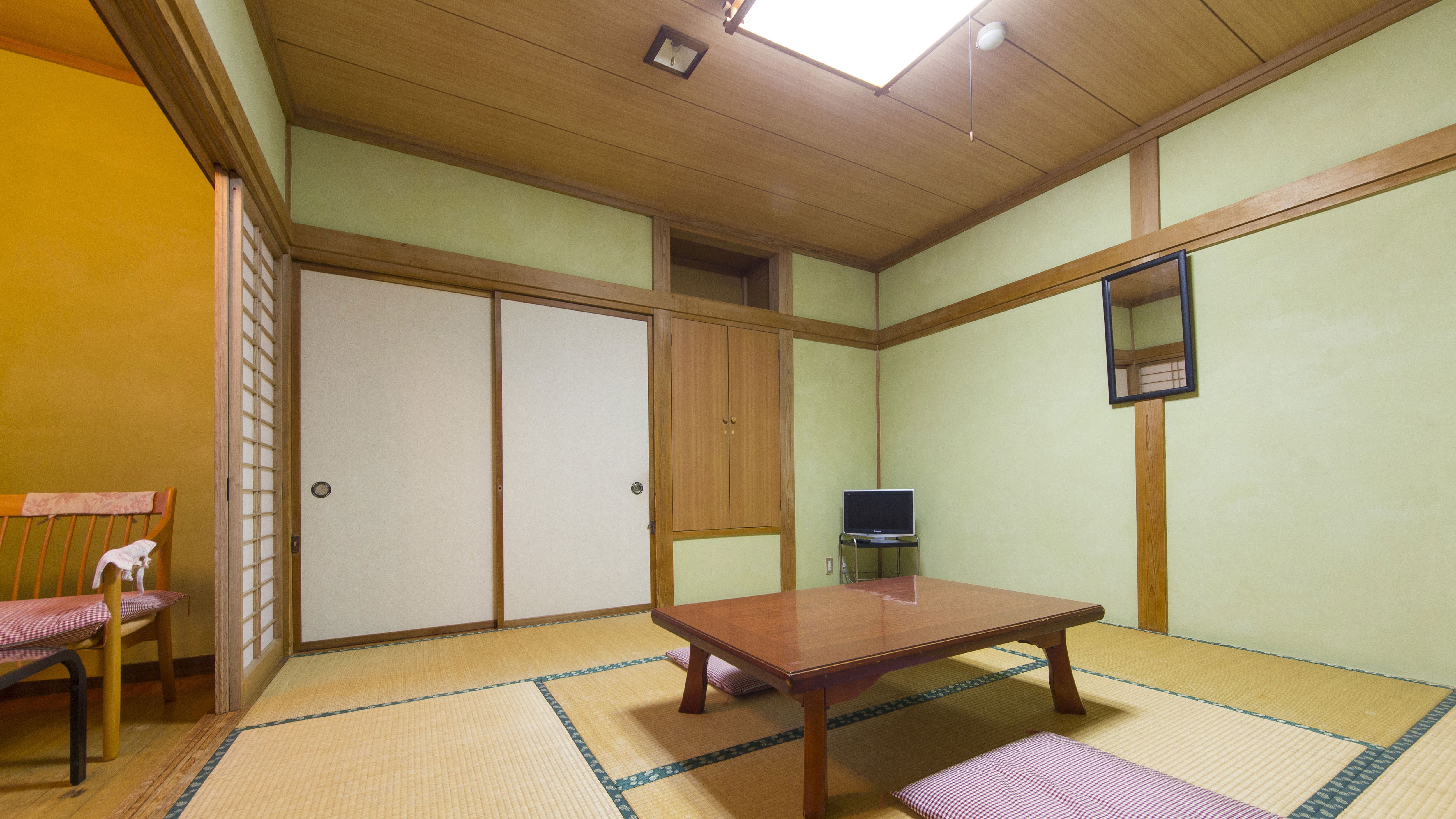 * [Room / Japanese-style room example] You can connect to the Internet for free in your room, so you can rest assured.