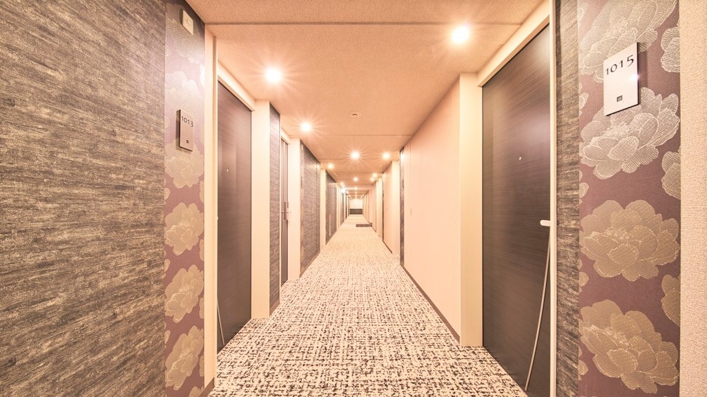 [Inside the building] Guest room floor corridor