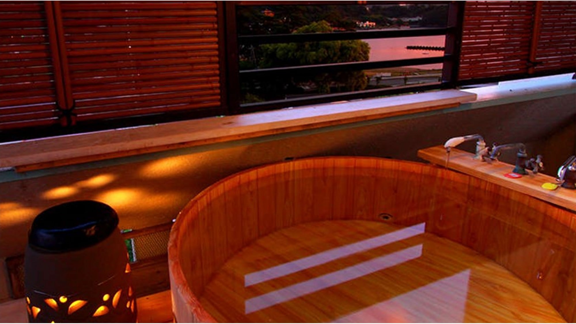 Open-air bath in guest room (example)