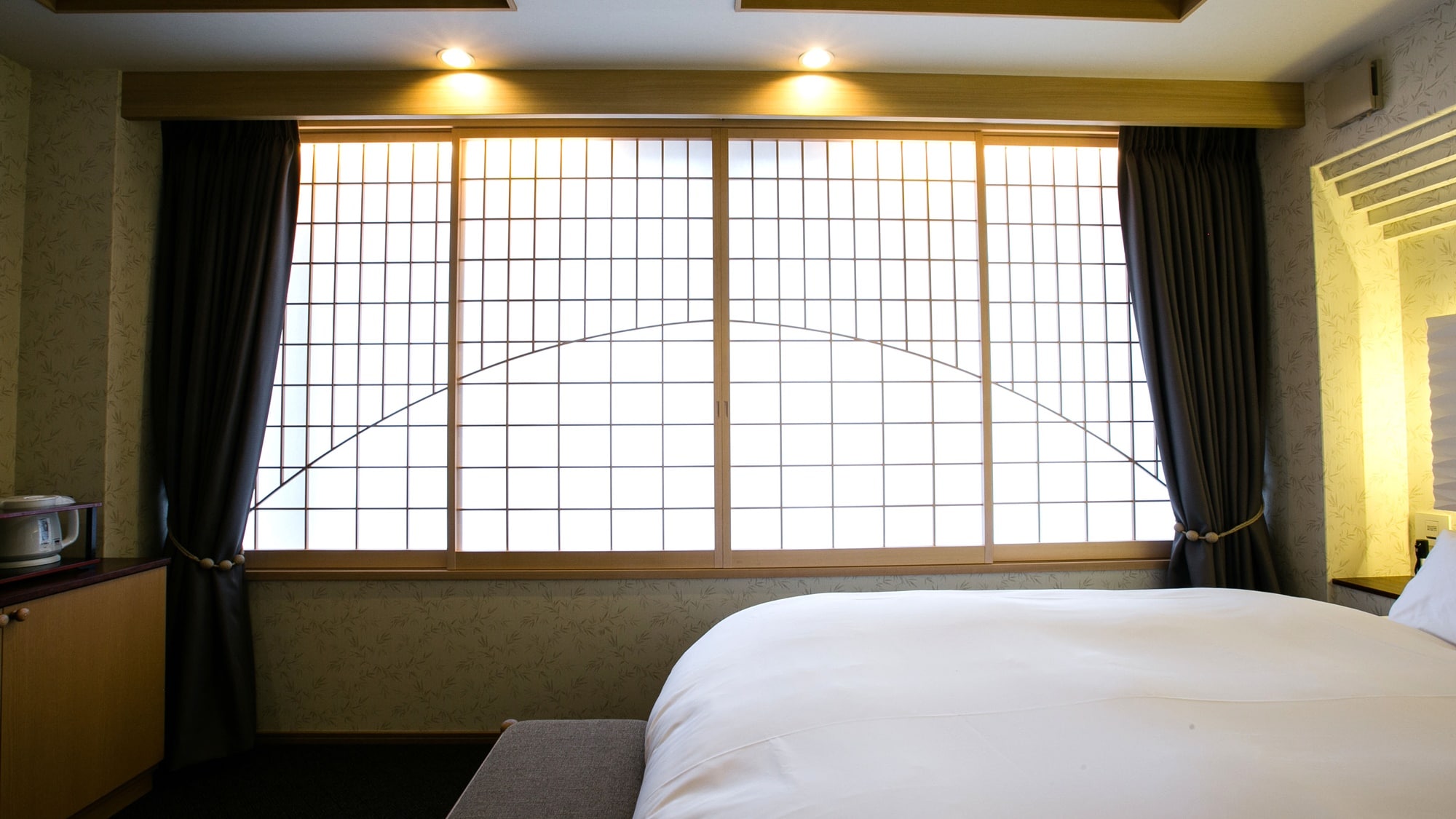 *[Deluxe Double] A Japanese modern room.