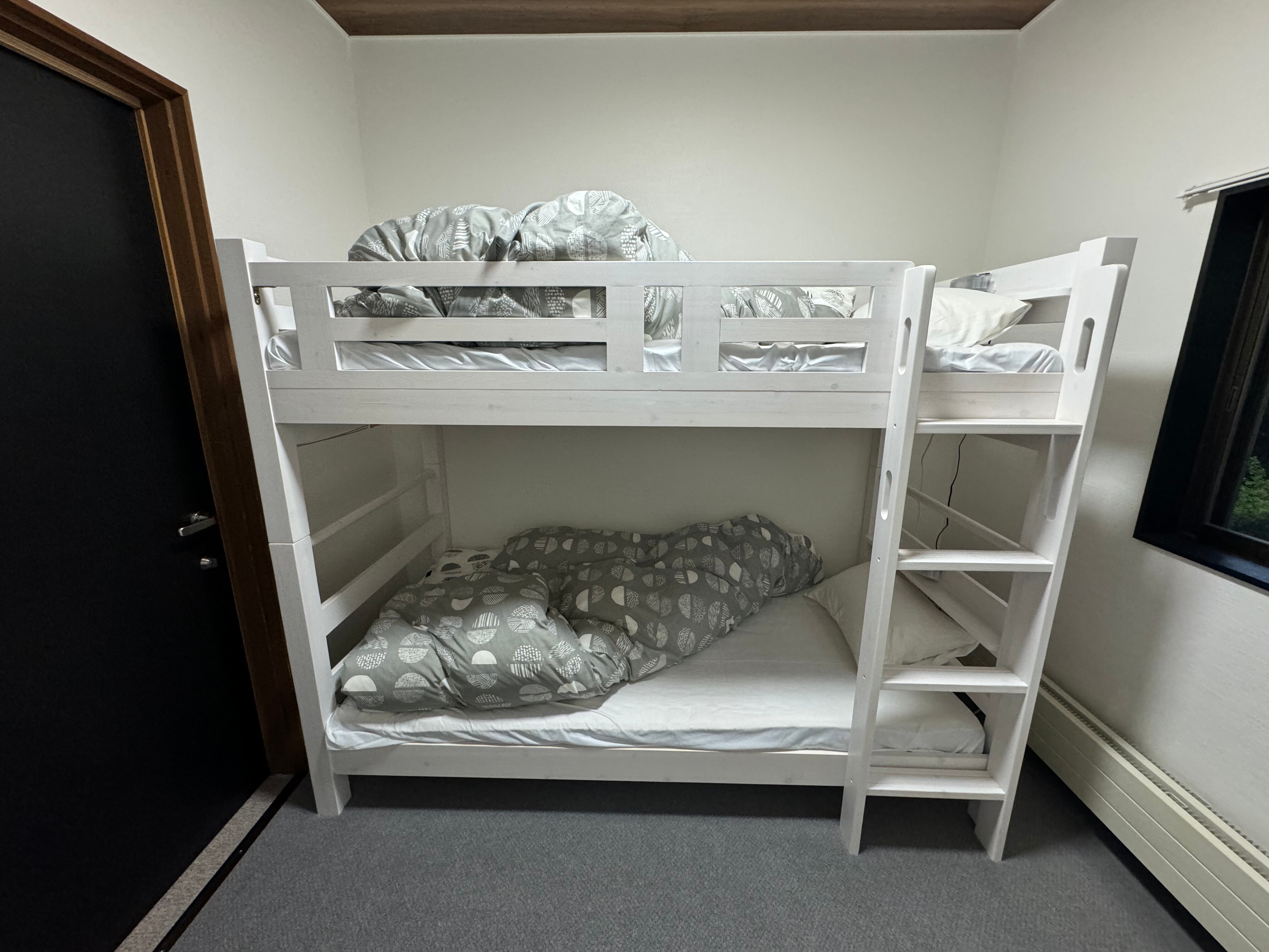 Western-style room (bunk beds)