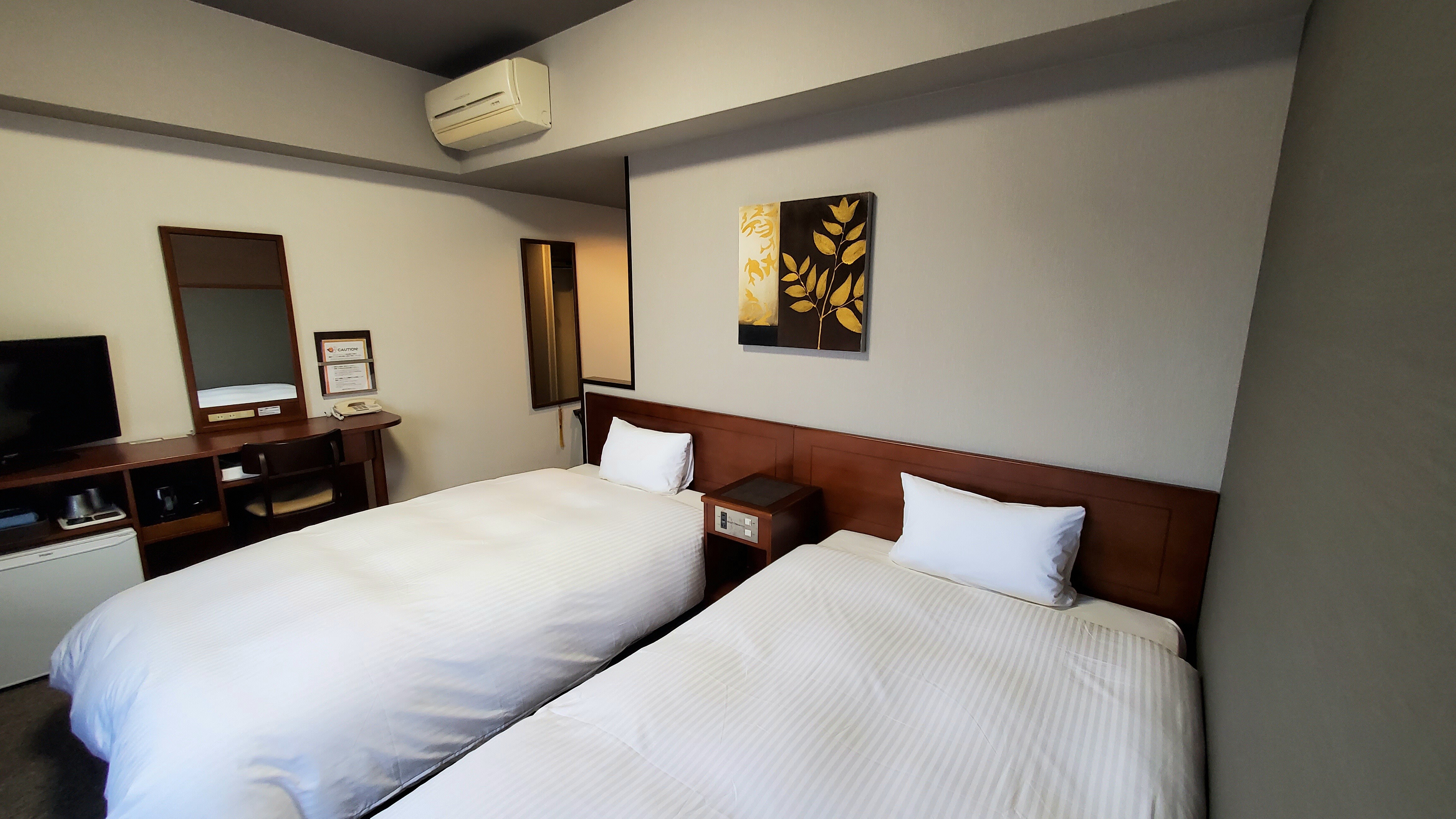 Twin room interior
