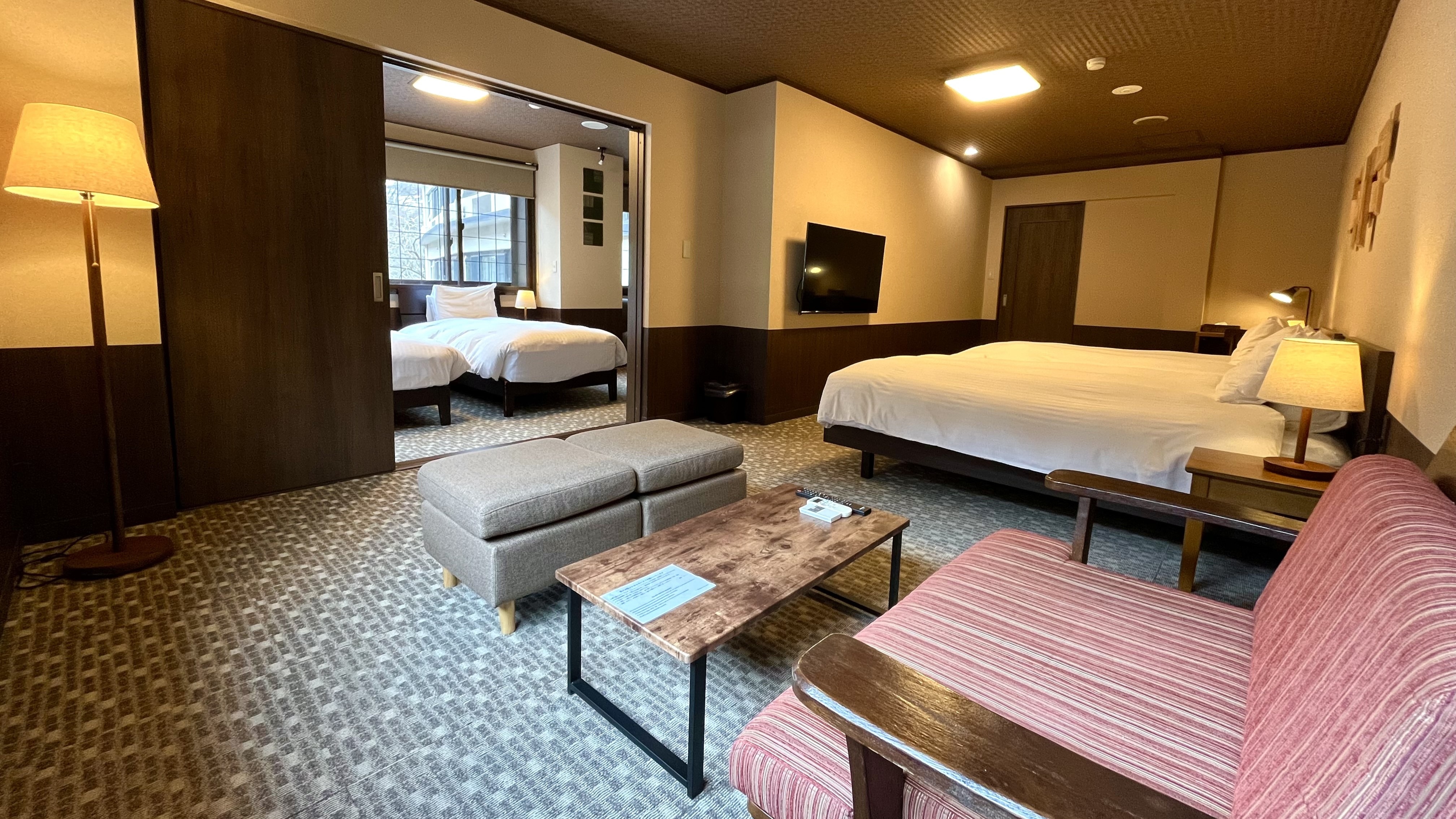 [本館/兩房西式房間] 4張床角房（西式房間+西式房間）55平方公尺範例