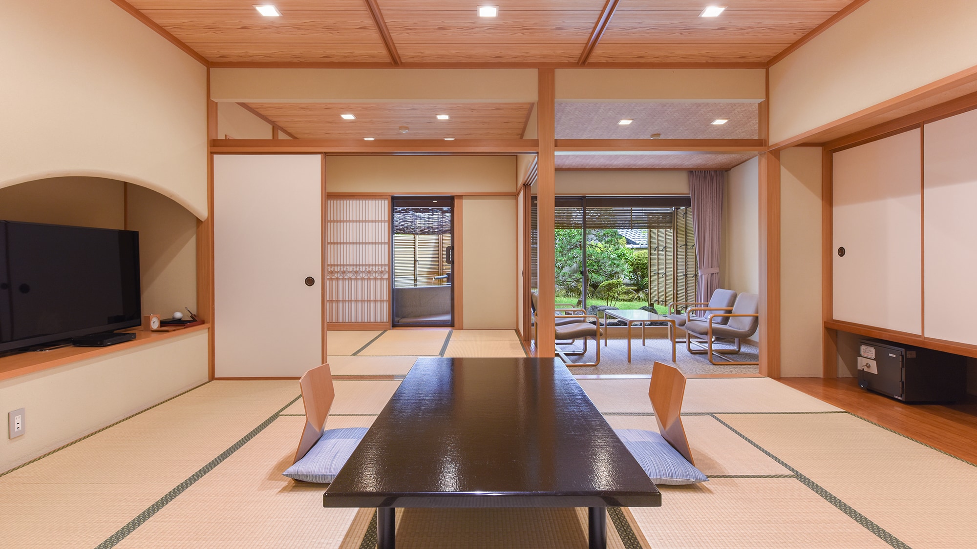 R [Main Building / 68 square meters ~] Japanese-style room (15 tatami mats or more in total for all types) + open-air hot spring bath (example)