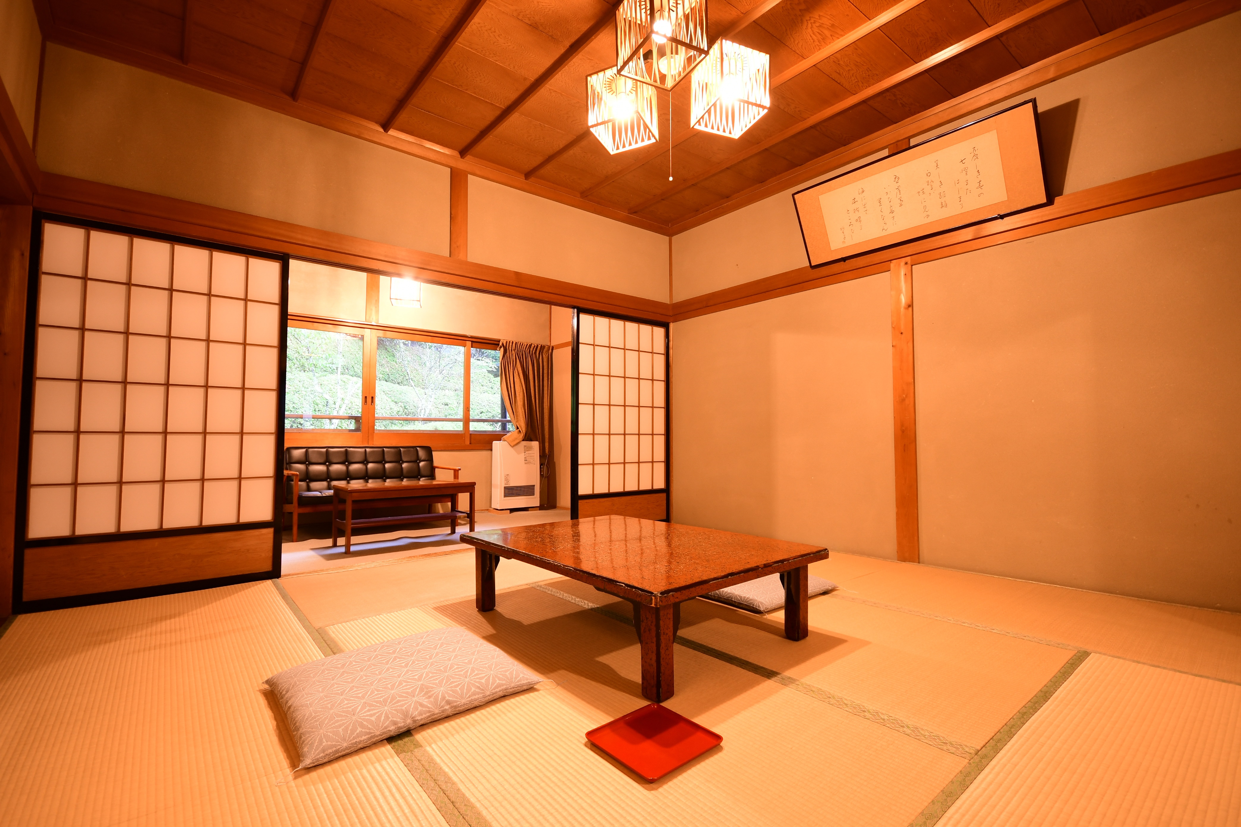 Example of a 10 tatami Japanese-style room facing the garden (with toilet, air conditioning, and Wi-Fi)