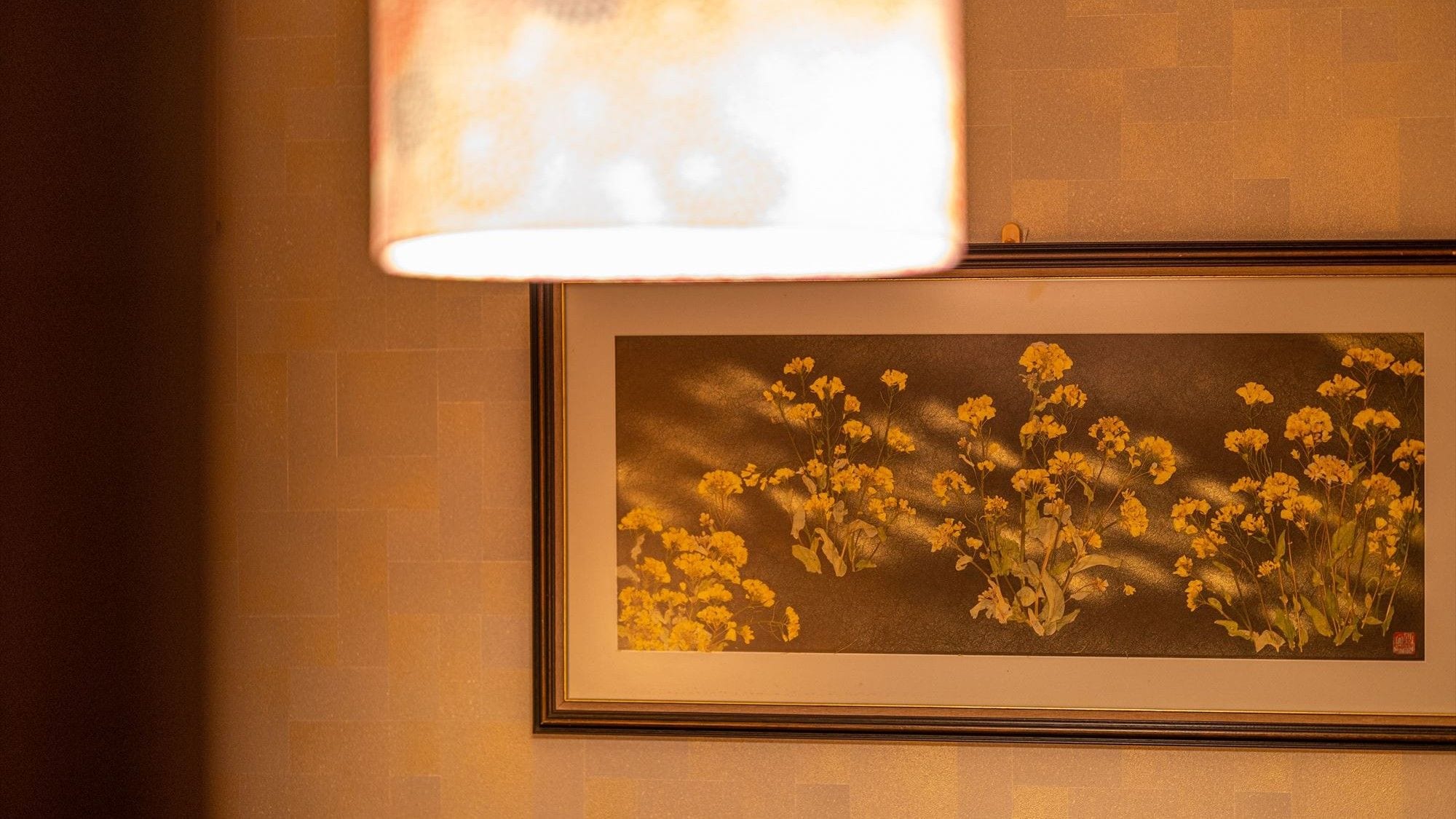 [Yamayuri] You can enjoy it in the private dining room "Nanohana" both in the morning and in the evening.