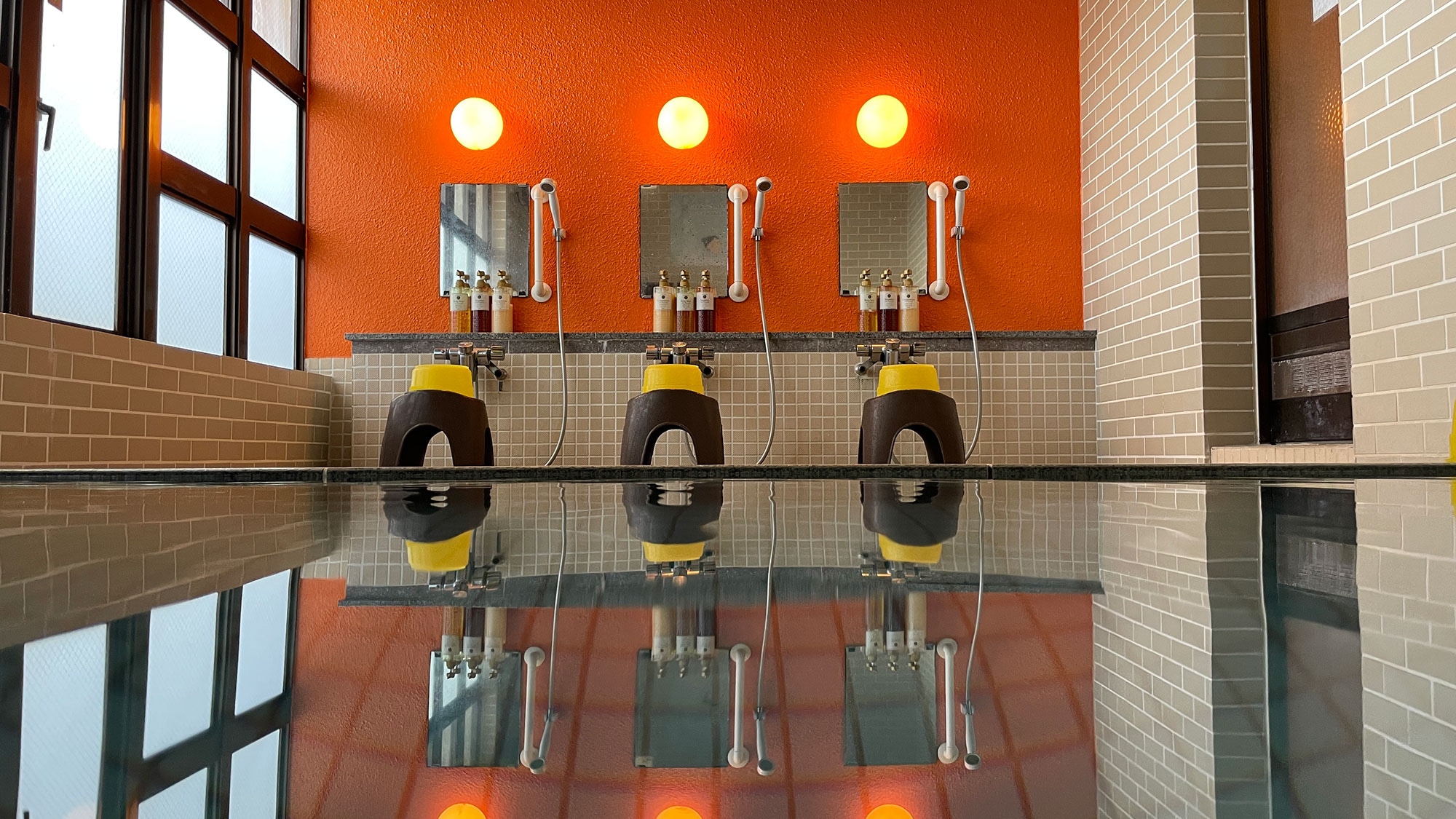 A sunset-like bathroom