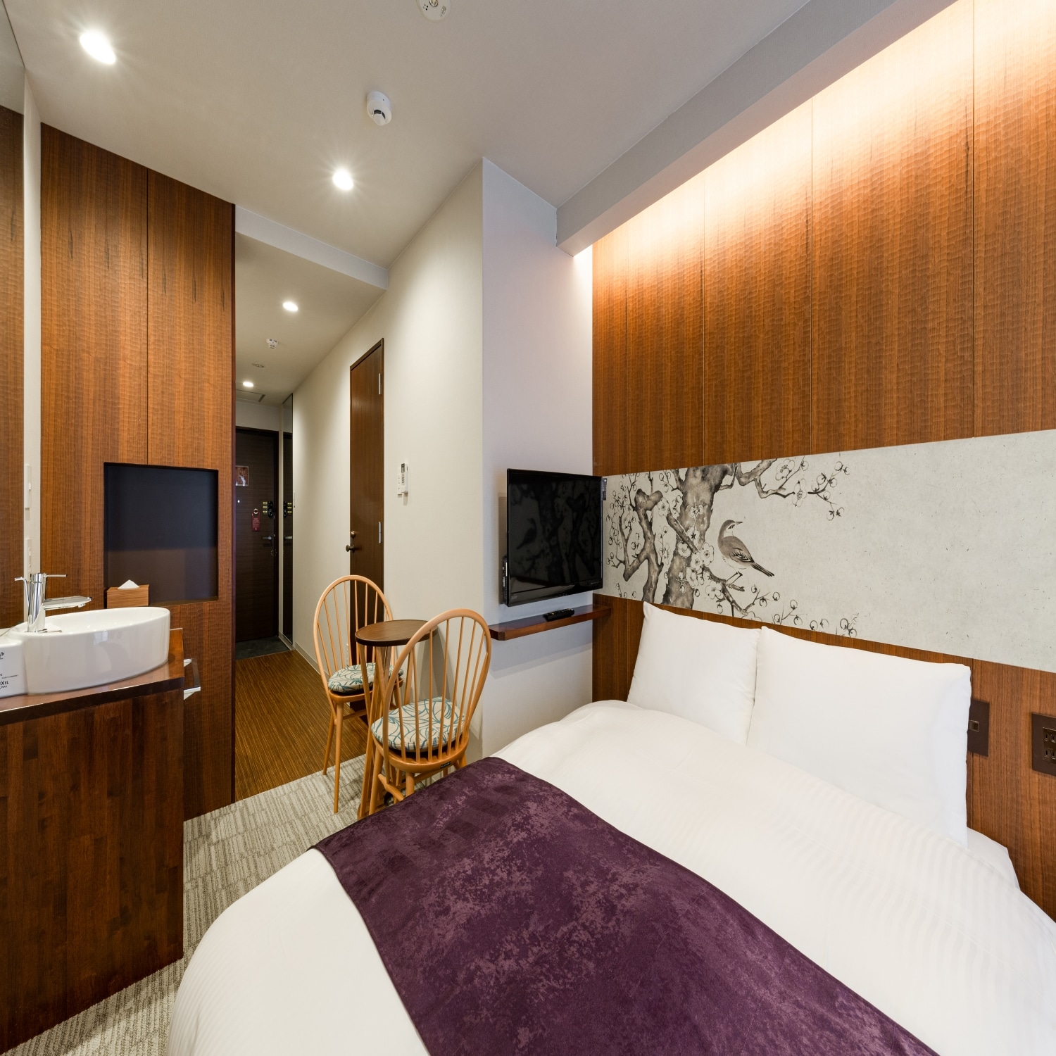 [Deluxe Double Room] 22㎡ ~ and spacious / very popular for couples