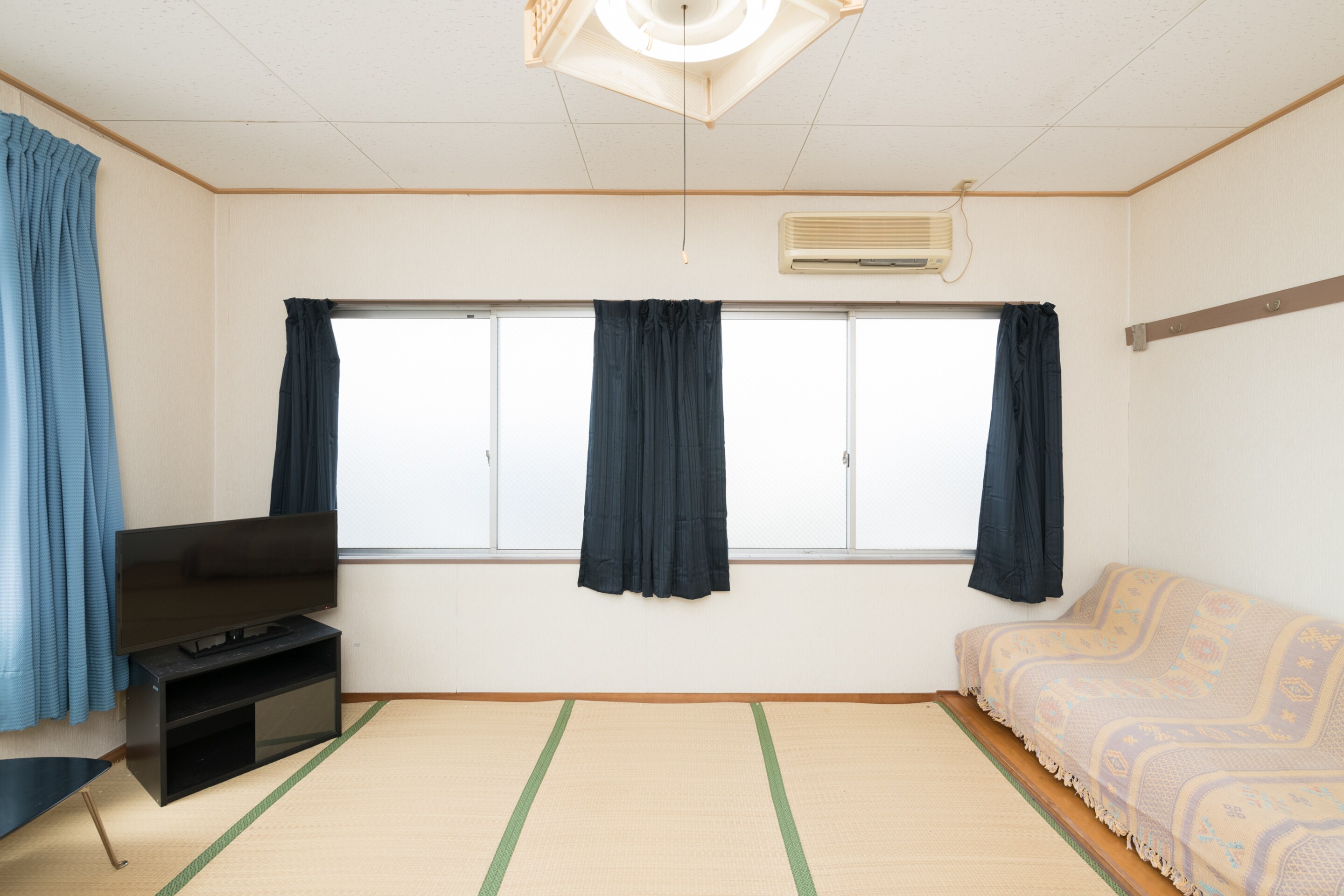 [Smoking] Japanese-style room for 3 people (no toilet)