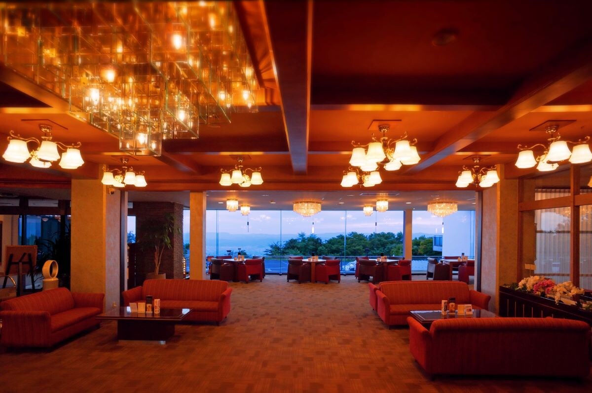 Lounge di mana Anda dapat melihat pemandangan malam dan matahari terbit