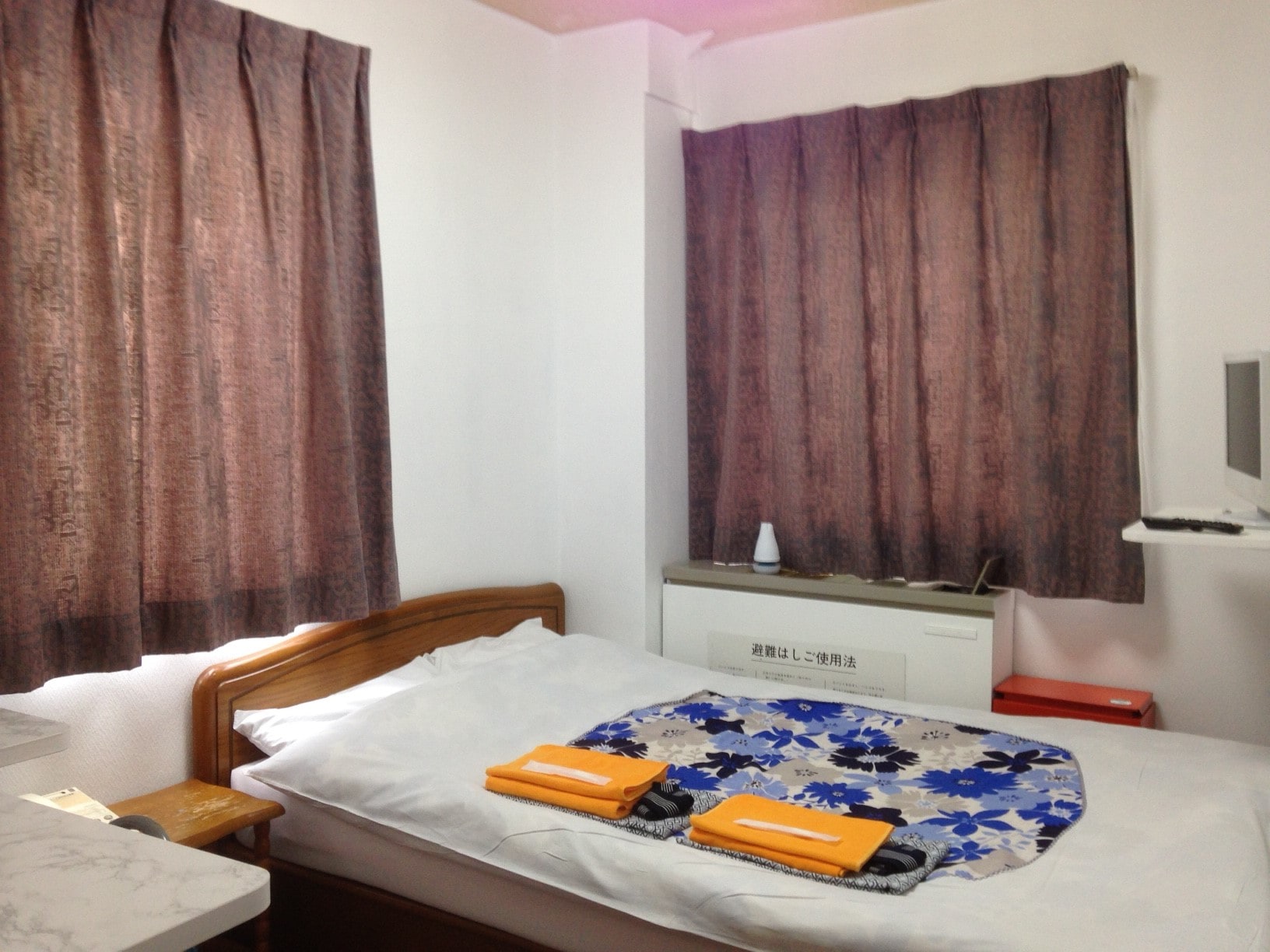 Semi-double room