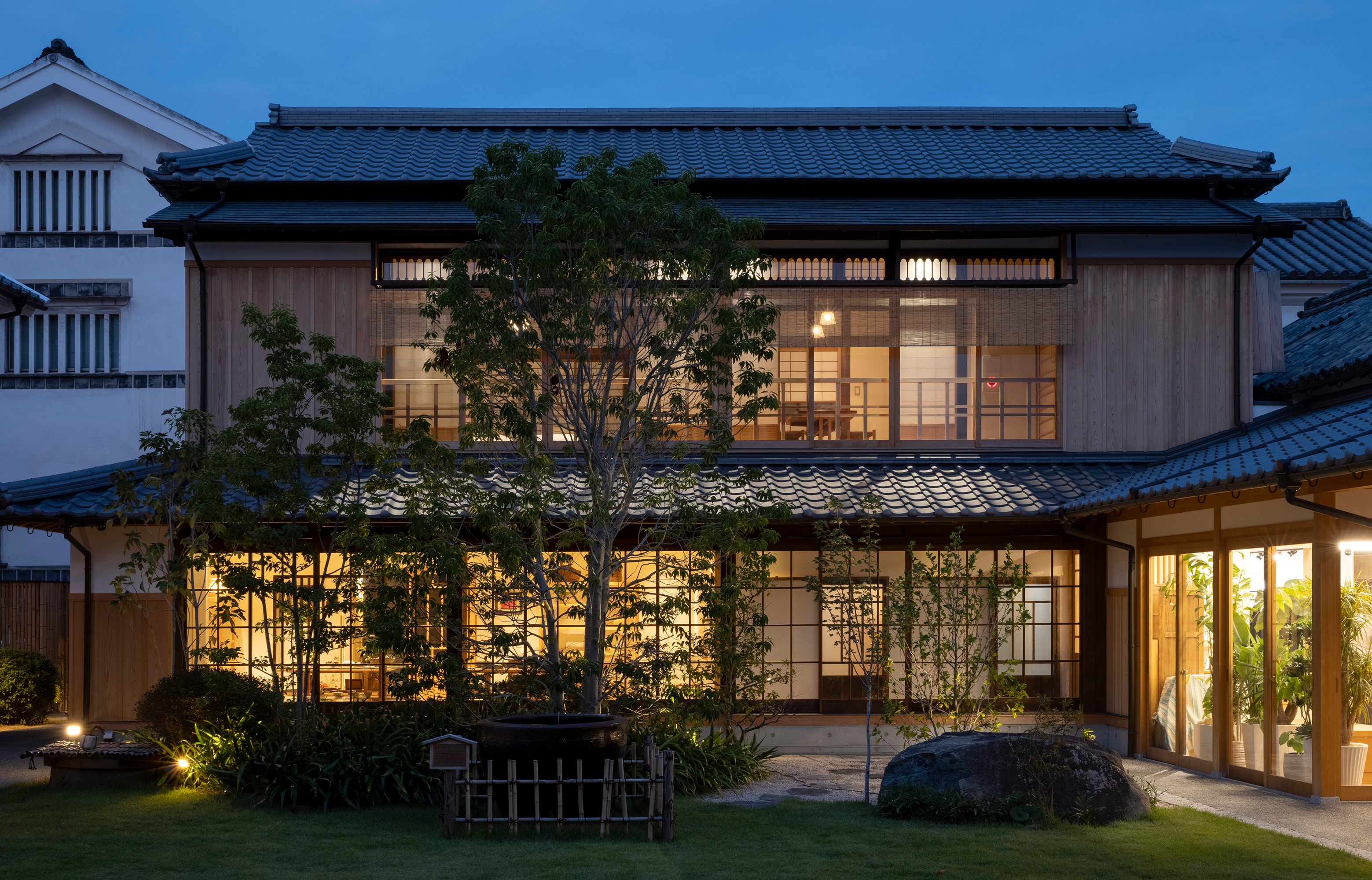 Nakanoyado exterior