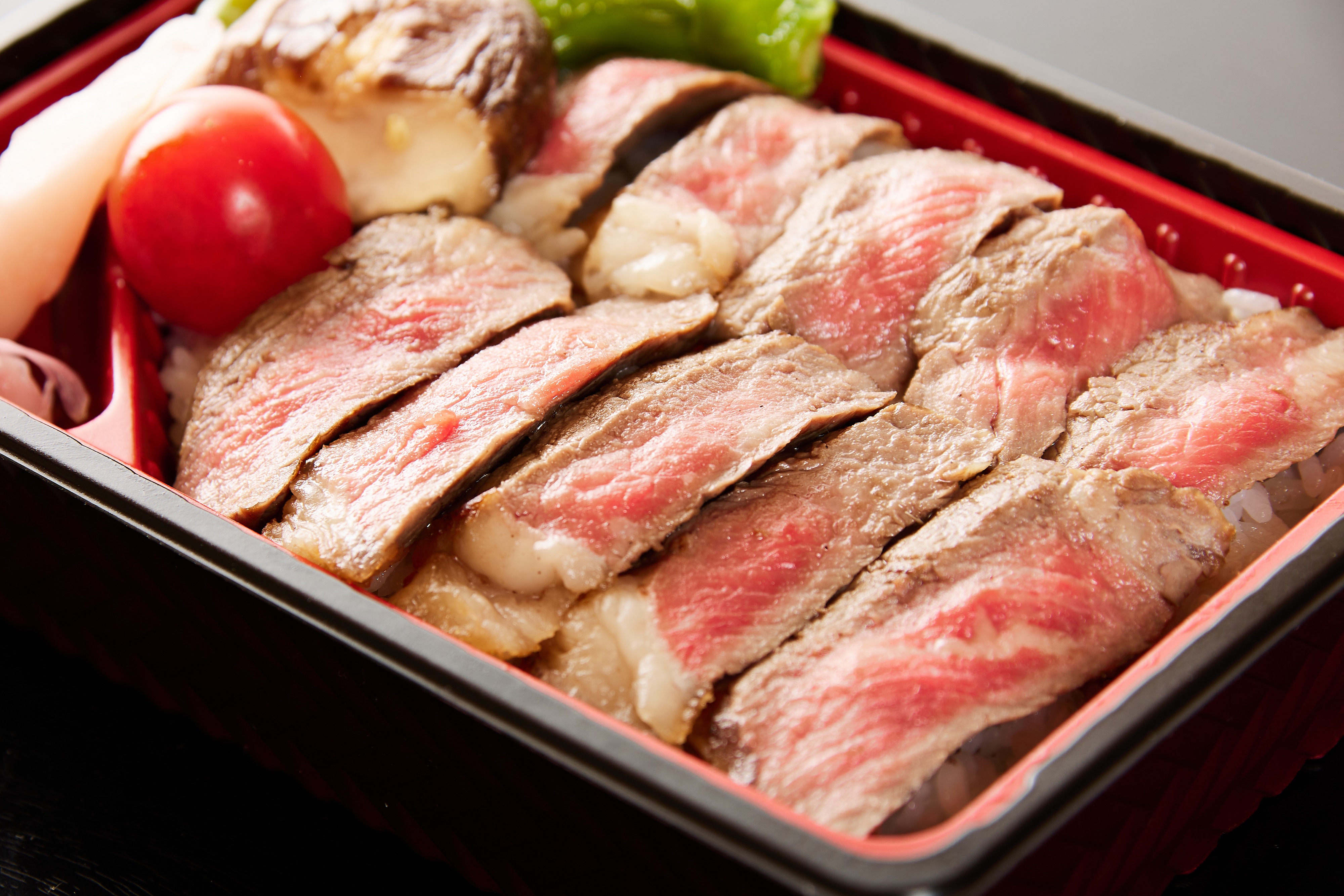 牛排蓋飯