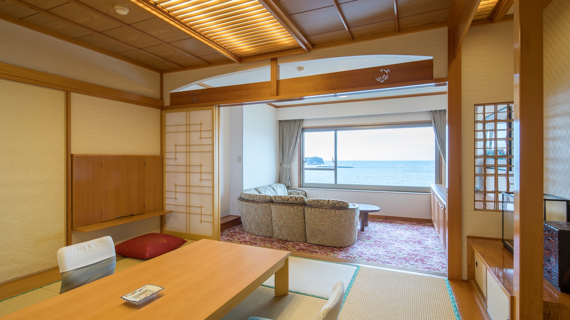 ◆ 【特別房間（例）】 約70平方公尺的海景純日式房間，讓您舒適地放鬆。