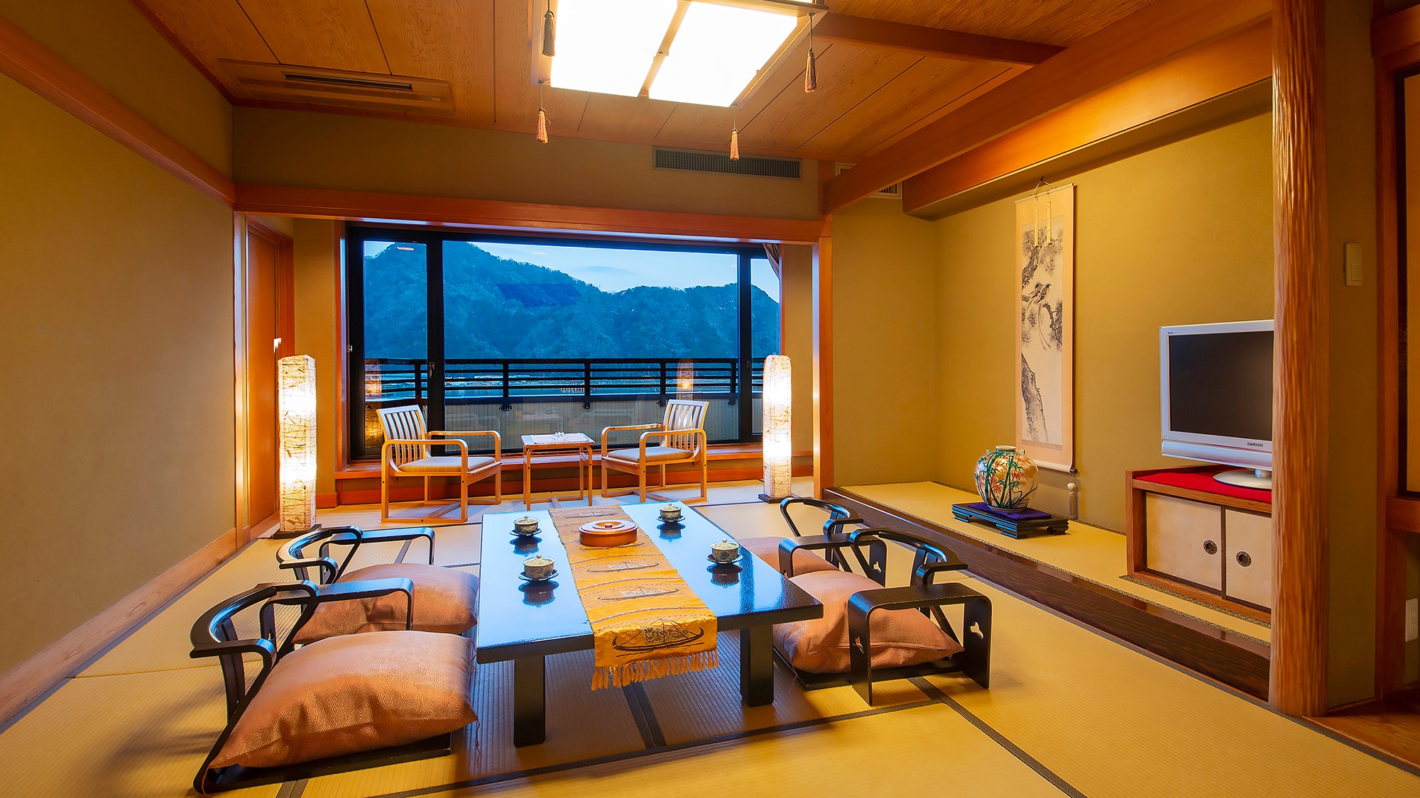 [Kamar khusus dengan pemandian terbuka Kamar Jepang dan Barat] [Ari]