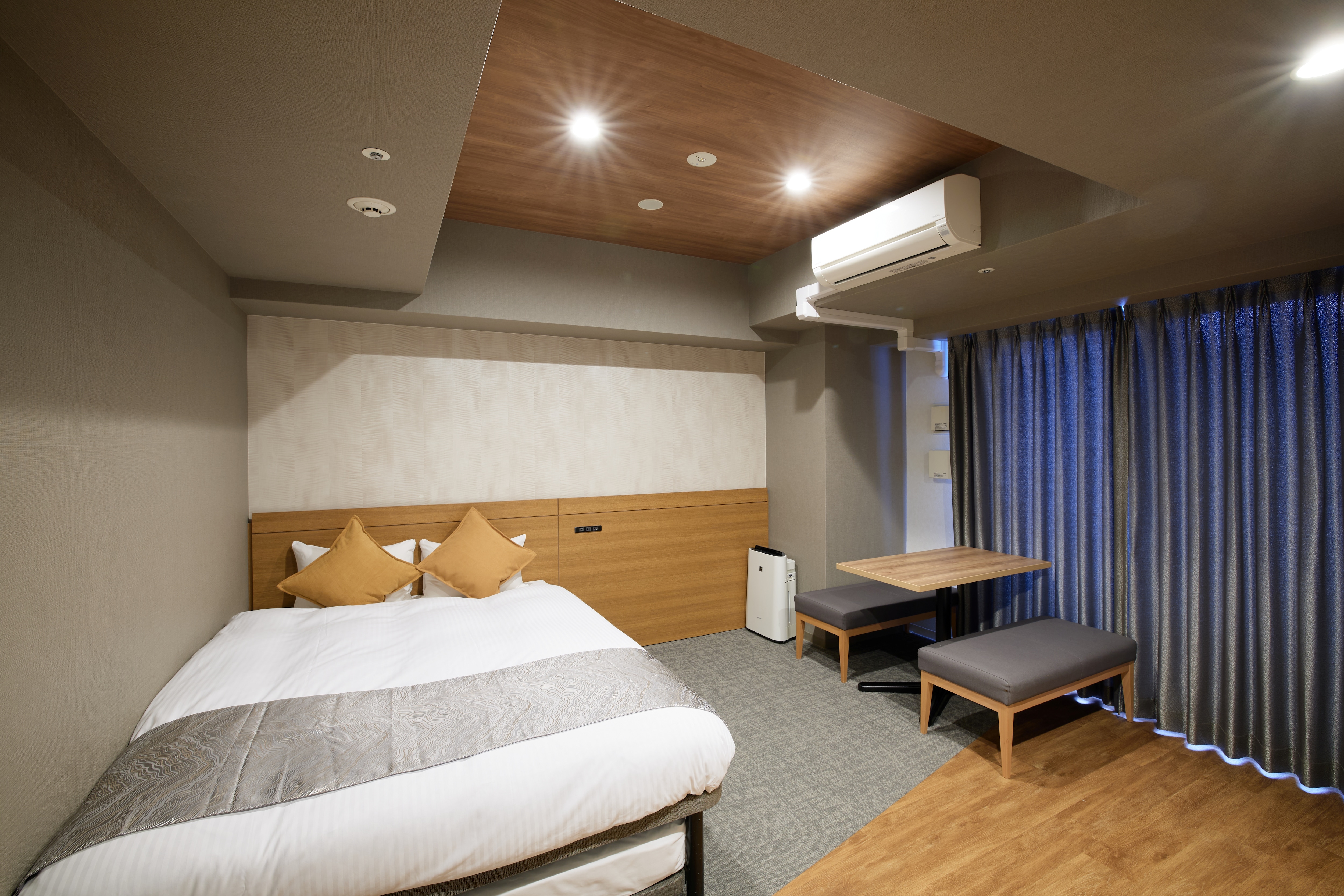[Double Room] Equipped with a Simmons bed ★ A room with one double bed ★ Perfect for business travelers ♪
