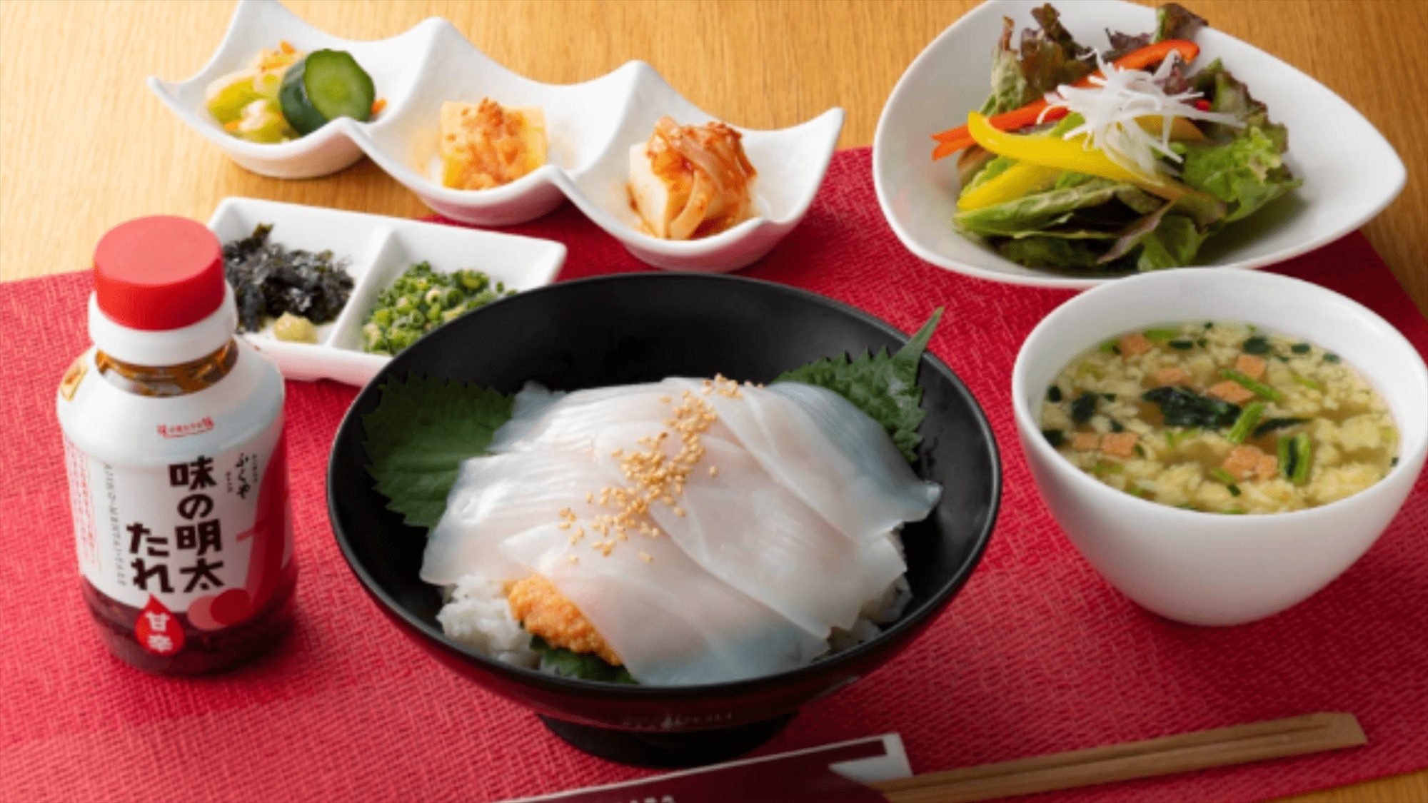 [Breakfast] Featuring Fukuoka's famous mentaiko (spicy cod roe). Enjoy the unique flavors of Fukuoka along with squid.