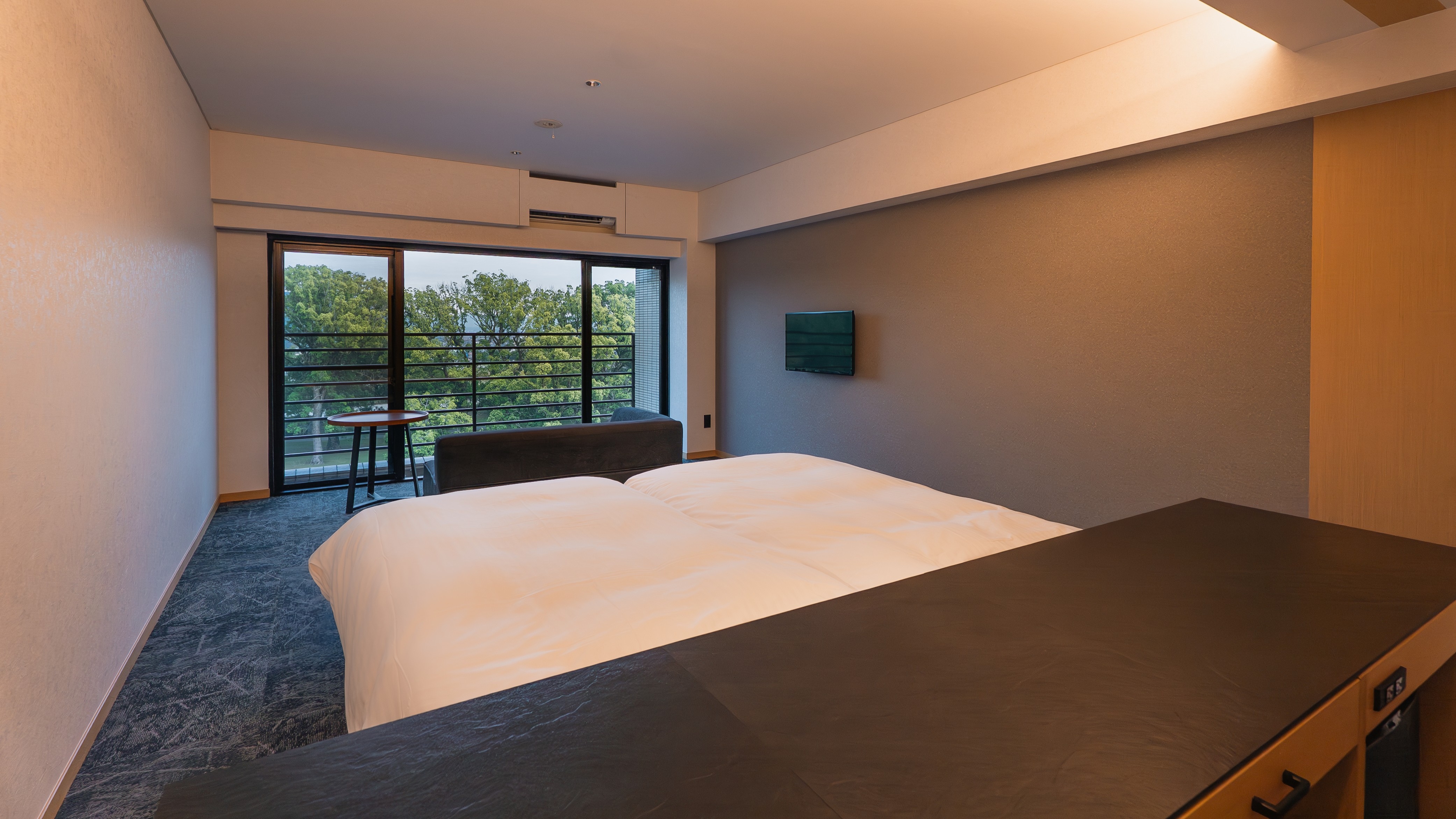 Kamar Kembar Hollywood dengan Balkon