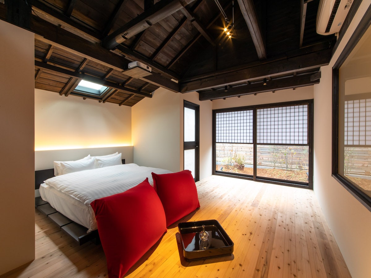 Tsukishiro Living Room & Bedroom