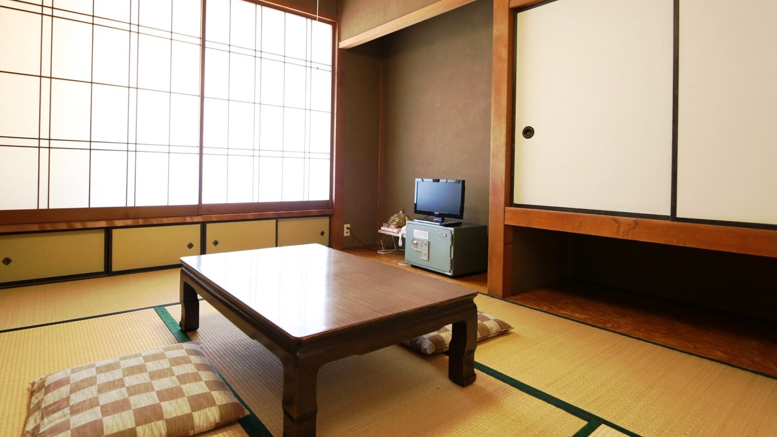 ■Kamar bergaya Jepang seluas 6 tatami populer untuk perjalanan bisnis dan pasangan.