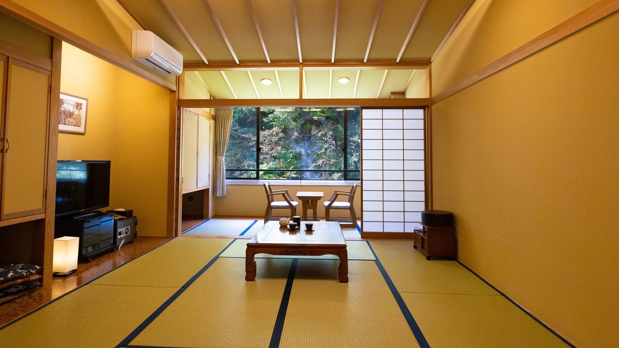 [Example of guest room] South Building guest room & hellip; Room along the mountain stream. Please relax in a calm Japanese-style room built in Sukiya.