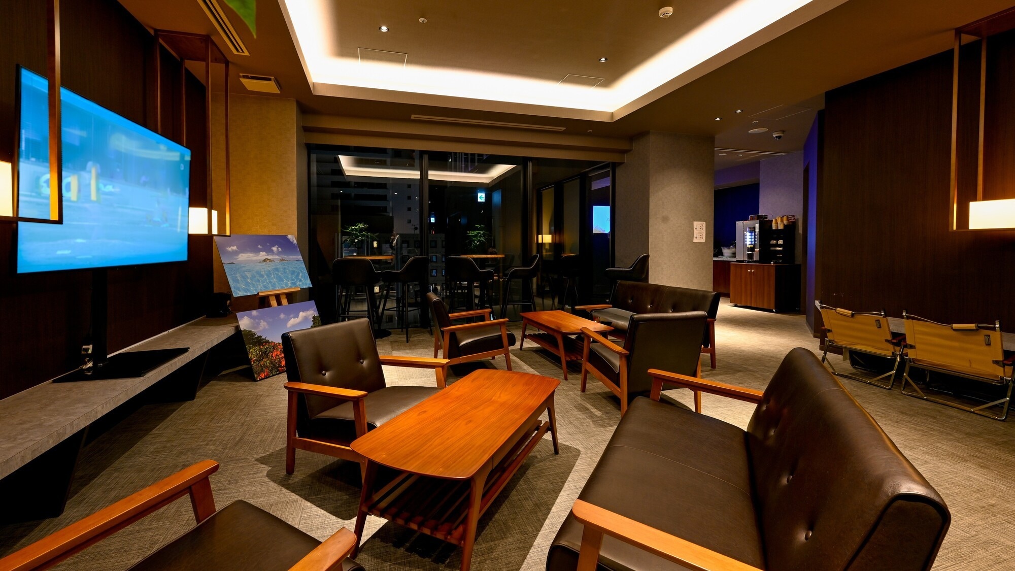 Quý khách có thể sử dụng phòng chờ Club Lounge bất cứ lúc nào trong thời gian lưu trú.