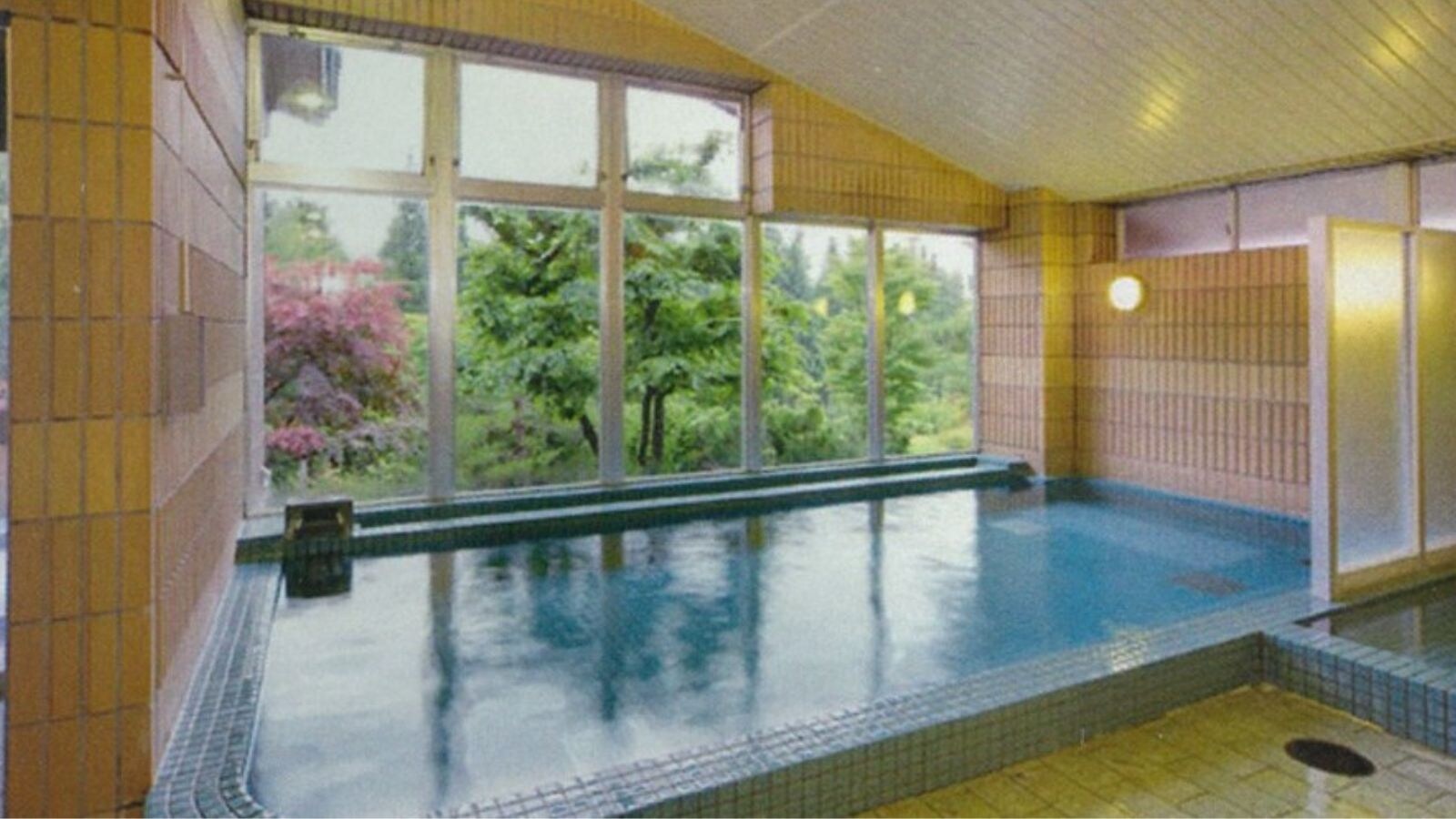 Indoor bath 1