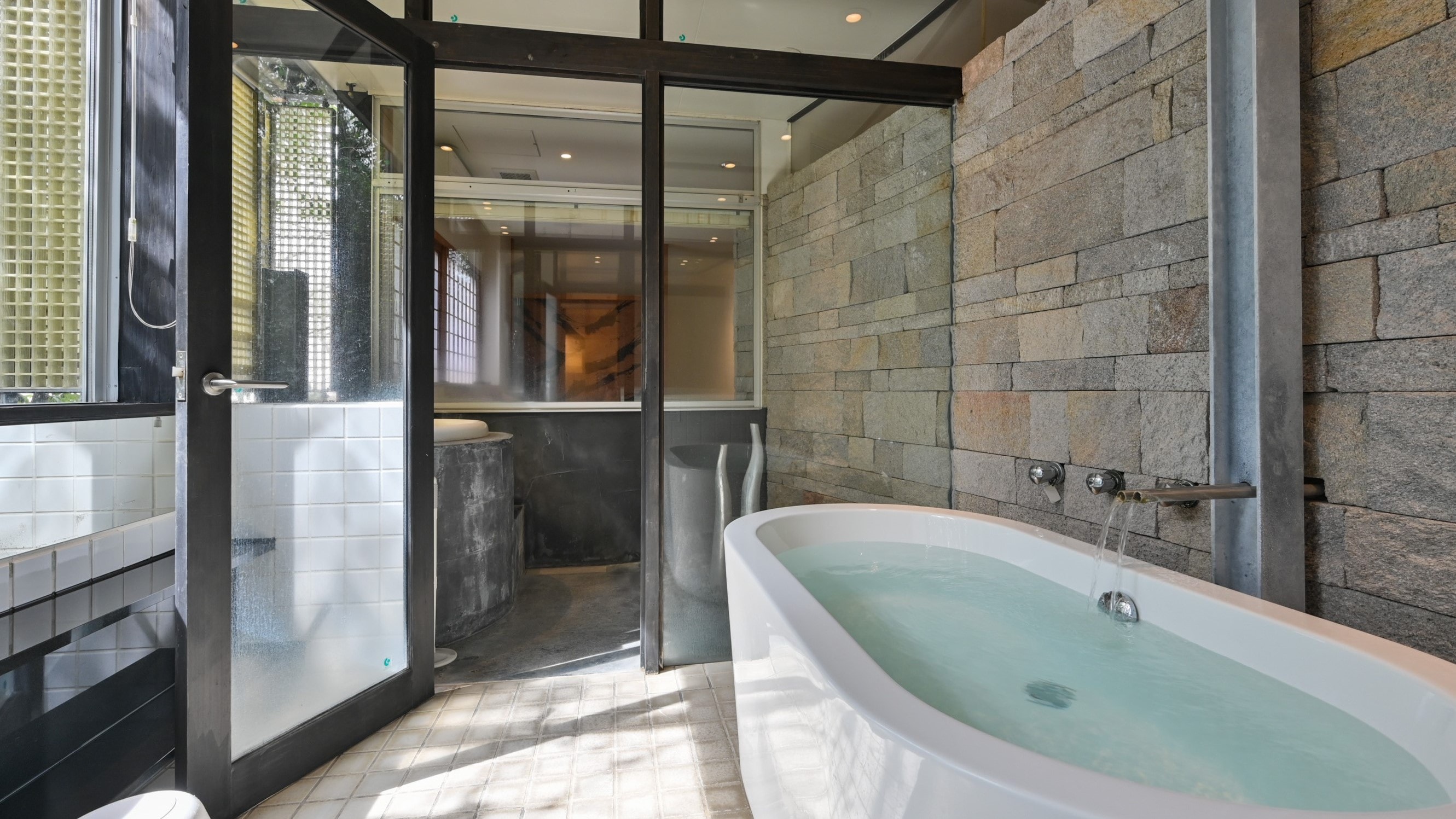 High-grade Japanese-Western room with hot spring "Sakura no Ma"