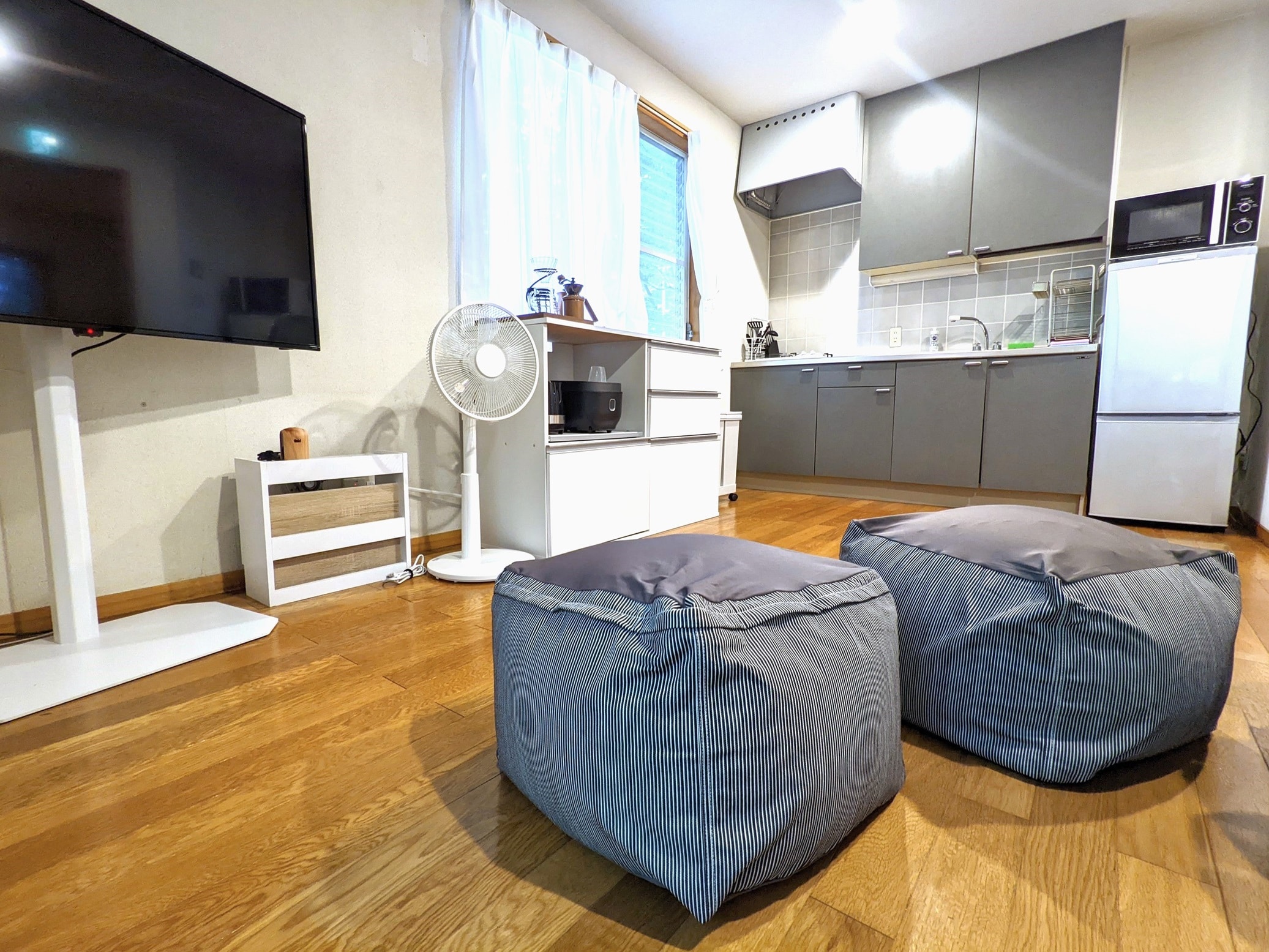 Living and dining area in a 2LDK private villa for 1-5 people