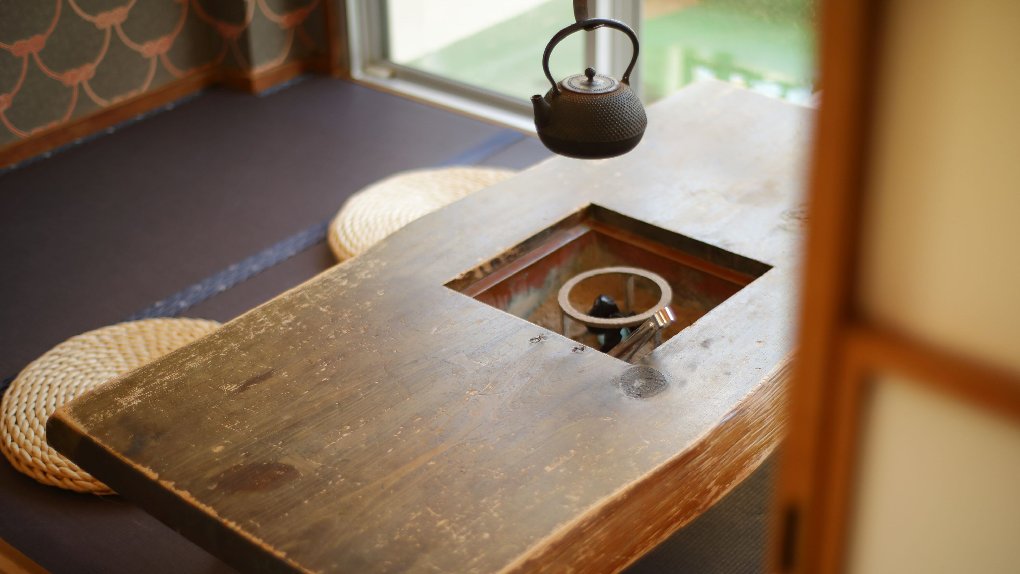 Japanese-style room with an open-air bath facing the ocean. The hearth enhances the atmosphere of your trip. In winter, we will provide you with charcoal for your use.