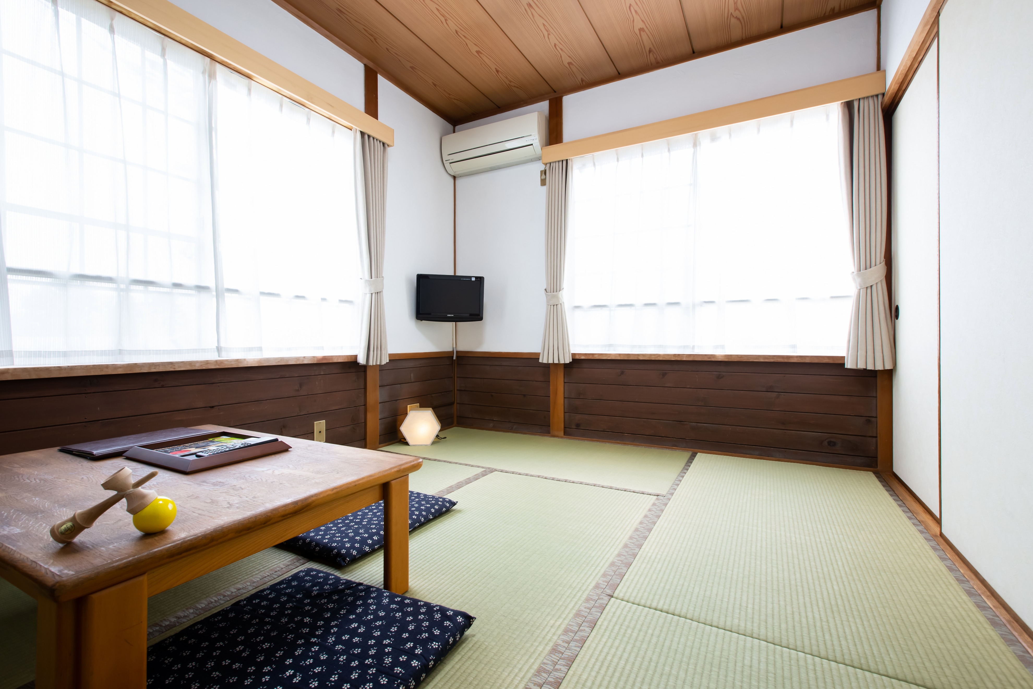 6 tatami Japanese-style room