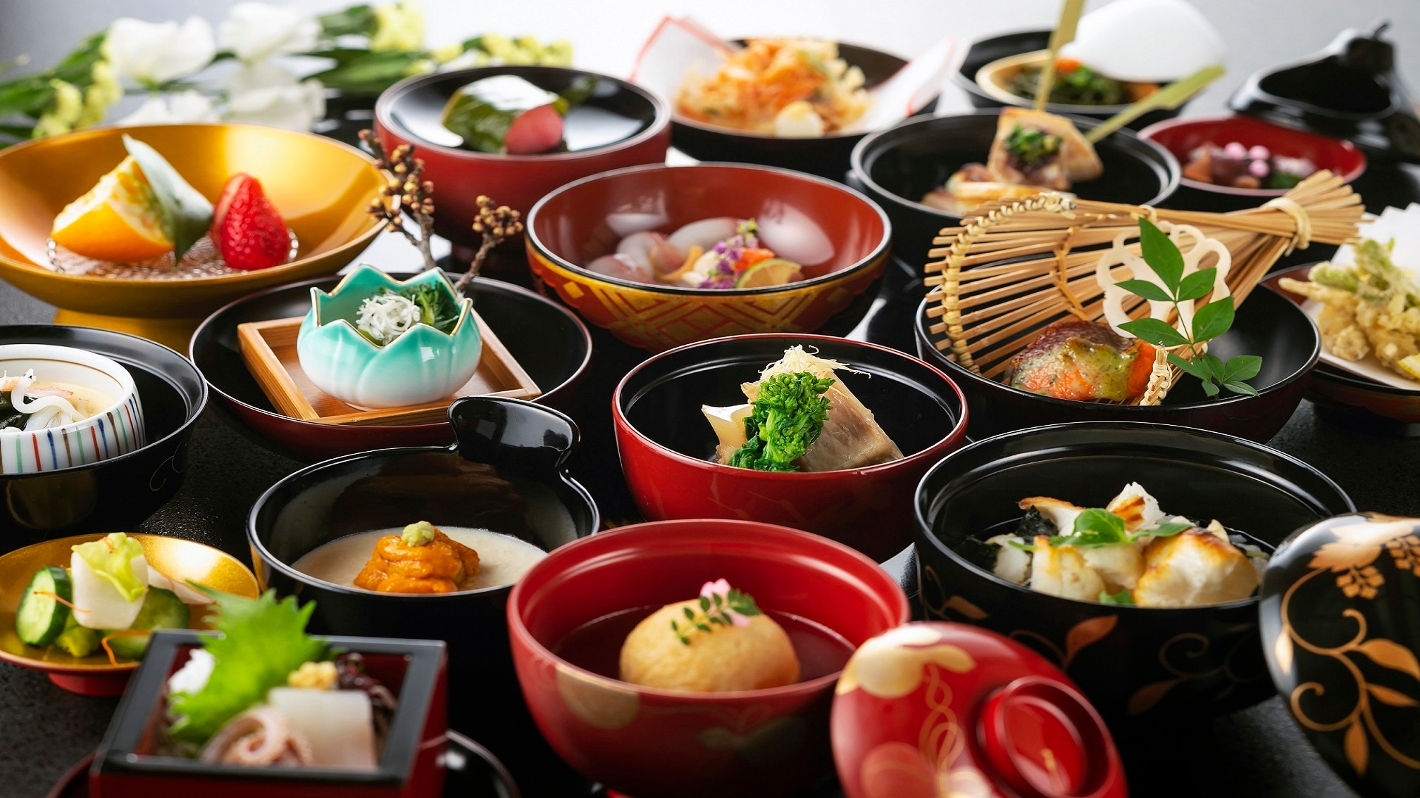 [Ẩm thực Nhật Bản Taiitsuru] "Bộ đồ ăn cho chó" của chúng tôi được chế biến từ các sản phẩm theo mùa của Iwate và được chế biến với từng phần nhỏ của mỗi nguyên liệu.