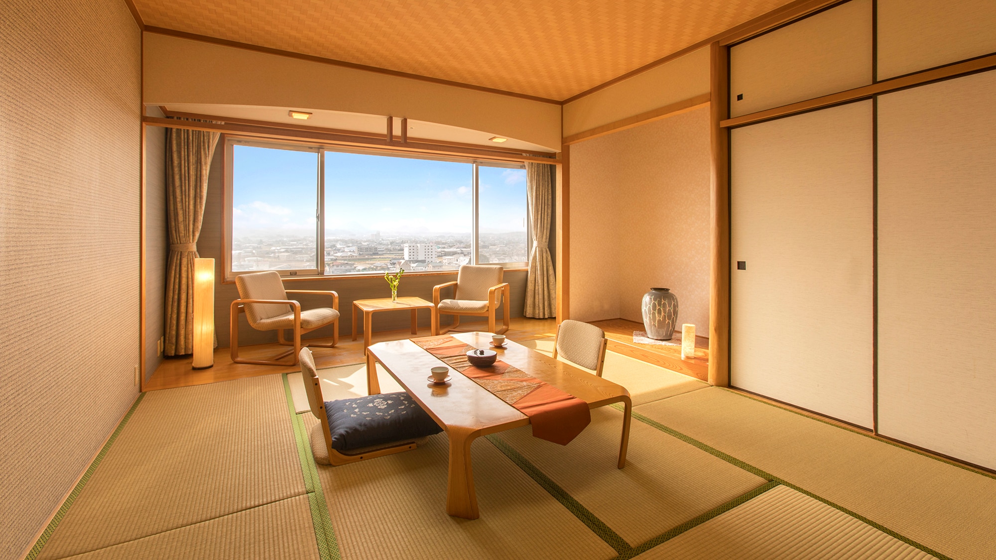 ◆ Japanese-style room 10 tatami mats ◆