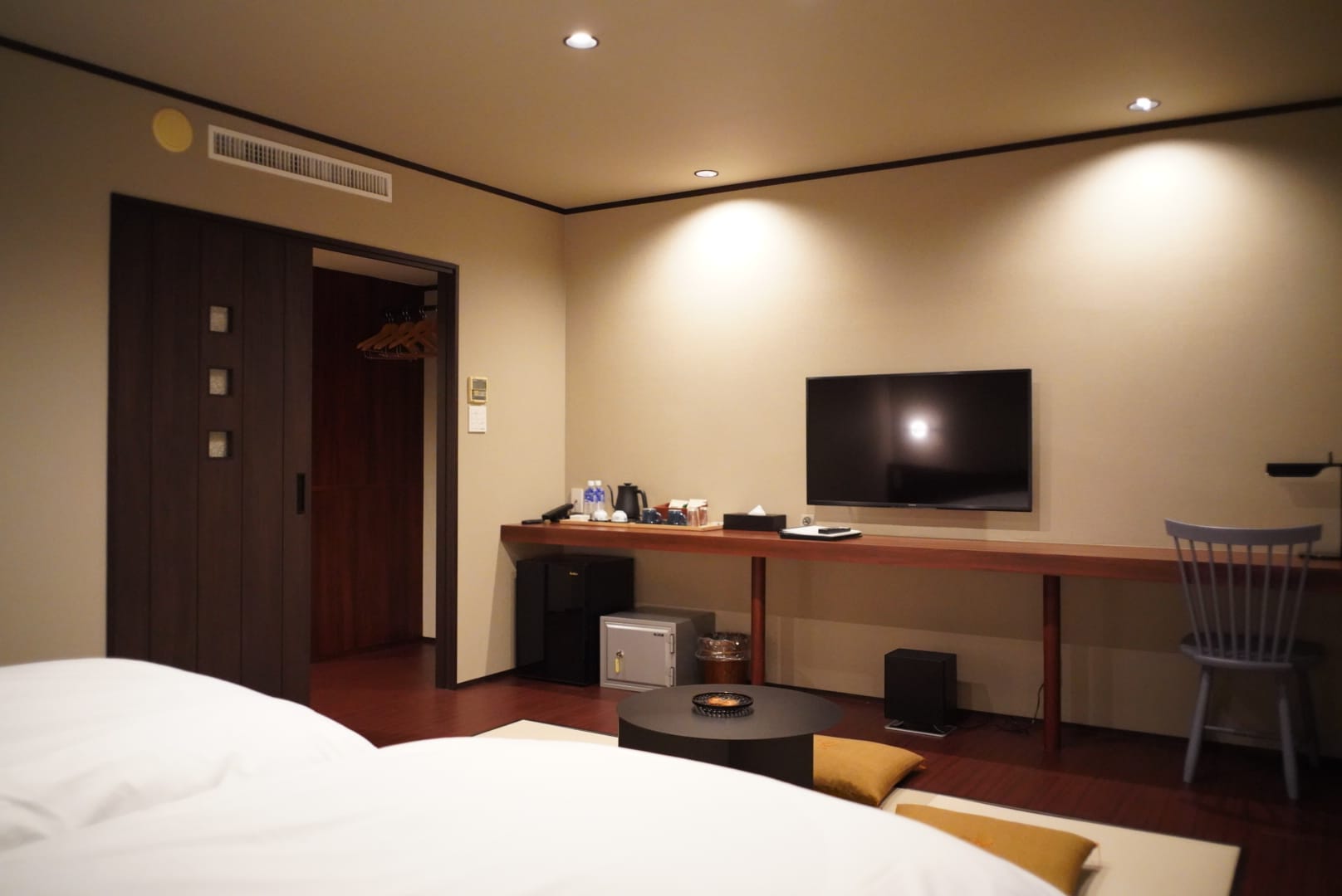 Japanese-Western style room