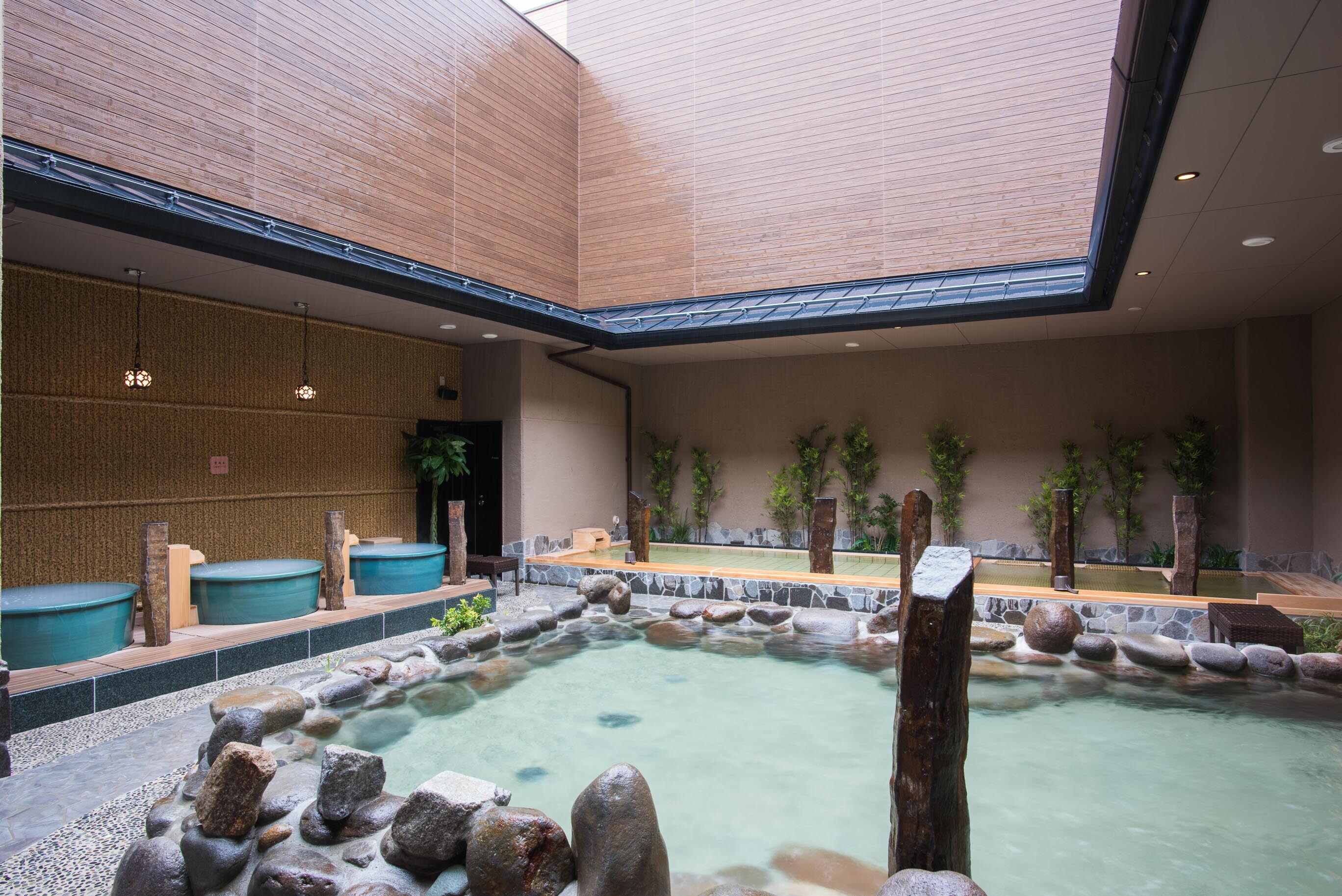 Large bath 16:2