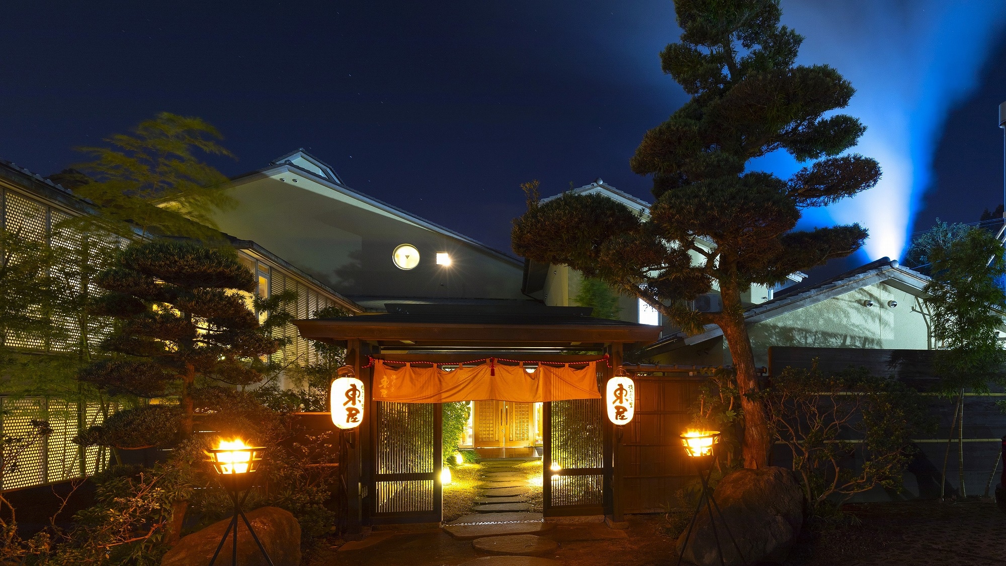 Illumination of steam from hot springs