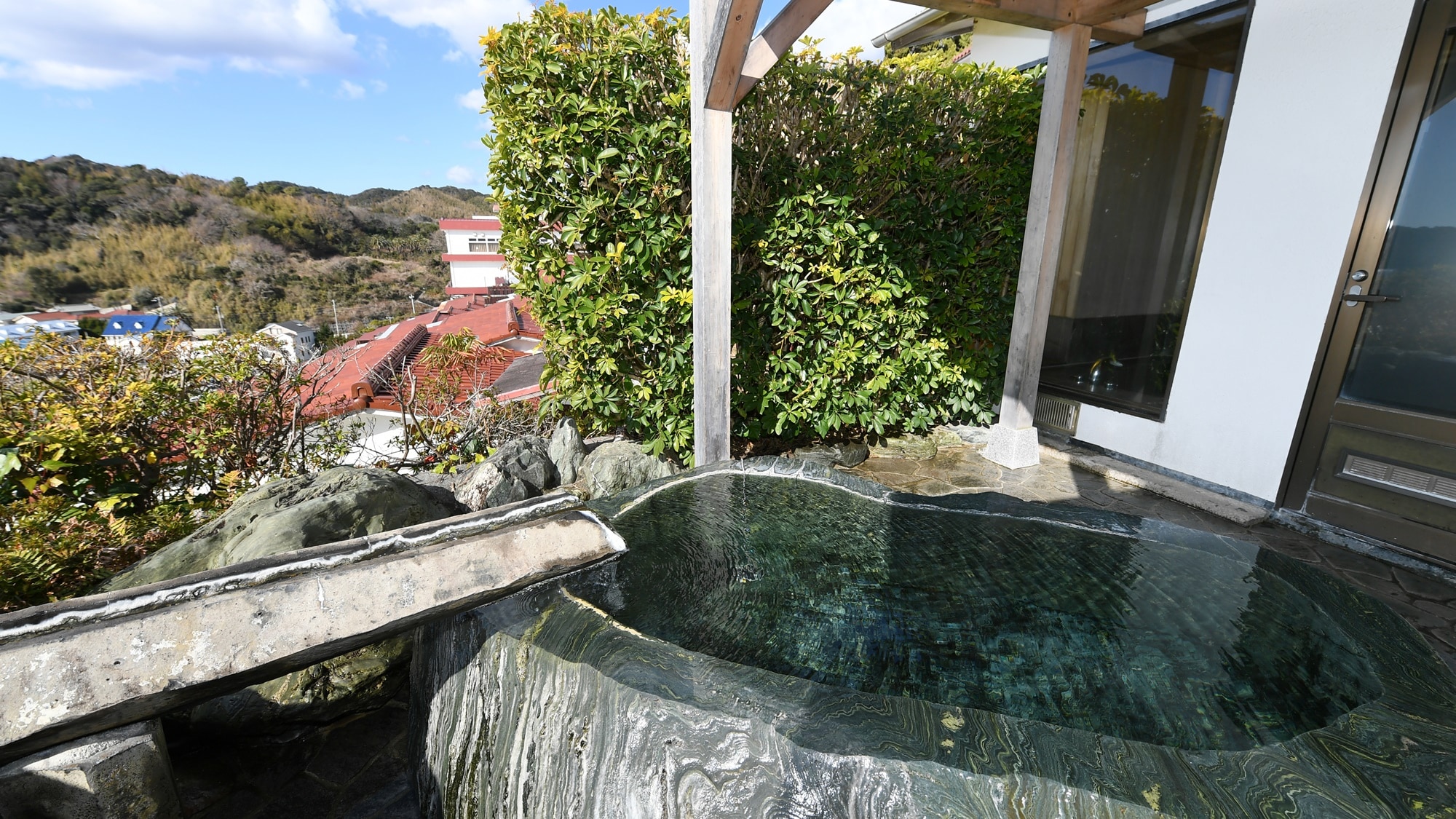 4th floor ocean side special room with open-air rock bath (Room 415) Open-air rock bath