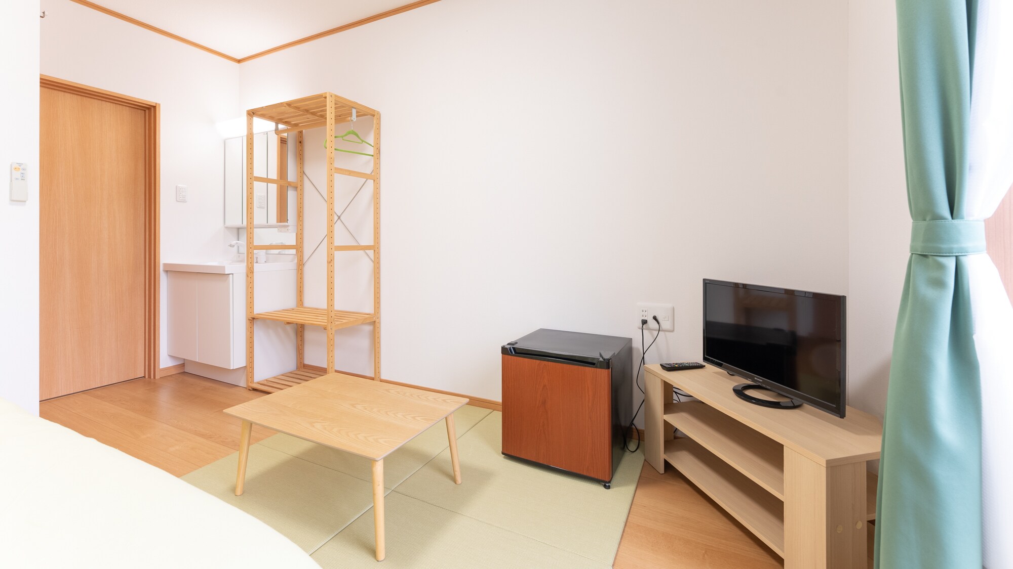 [Non-smoking] Single room (with toilet and shared bathroom)