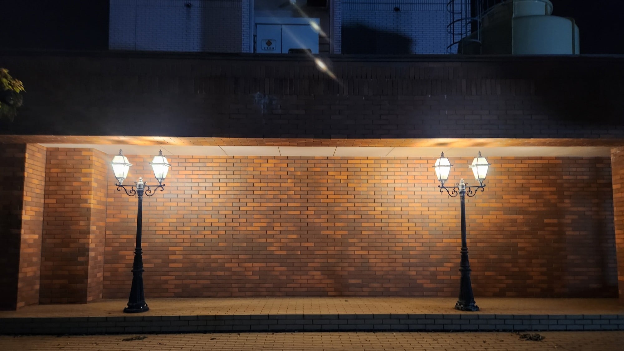 Antique-style garden lights