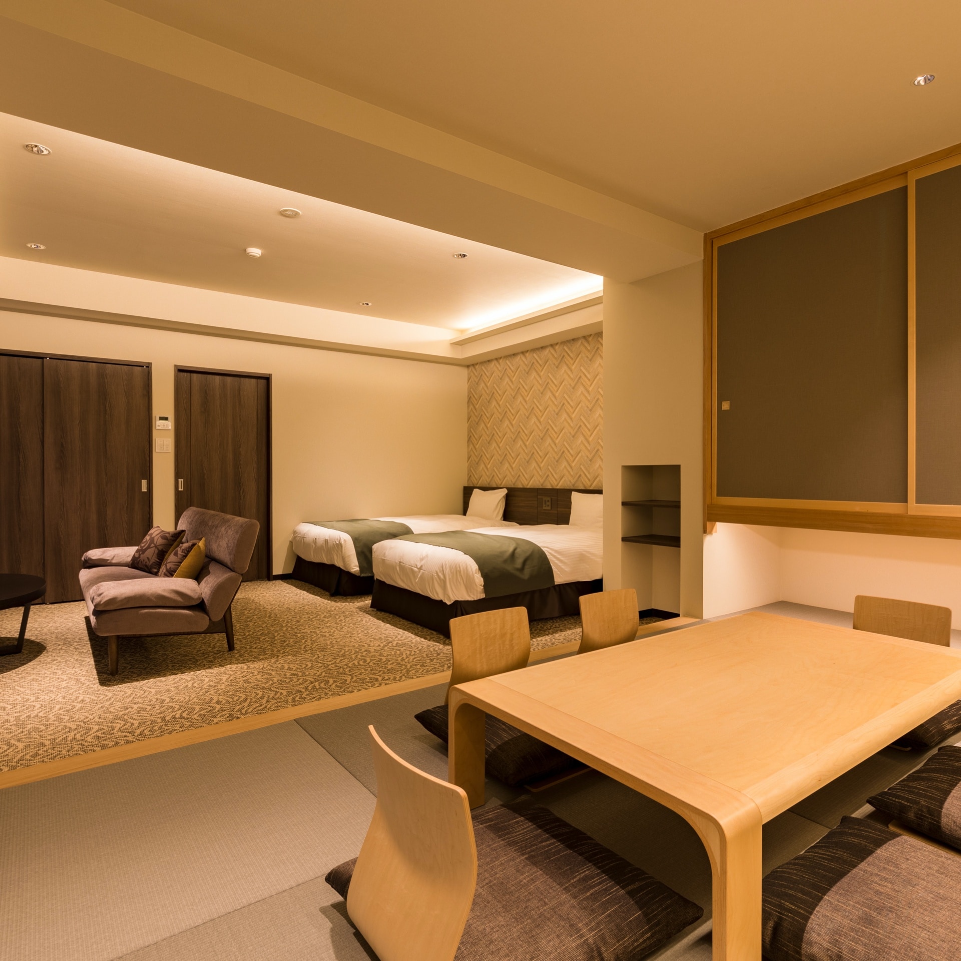 Deluxe Japanese and Western room
