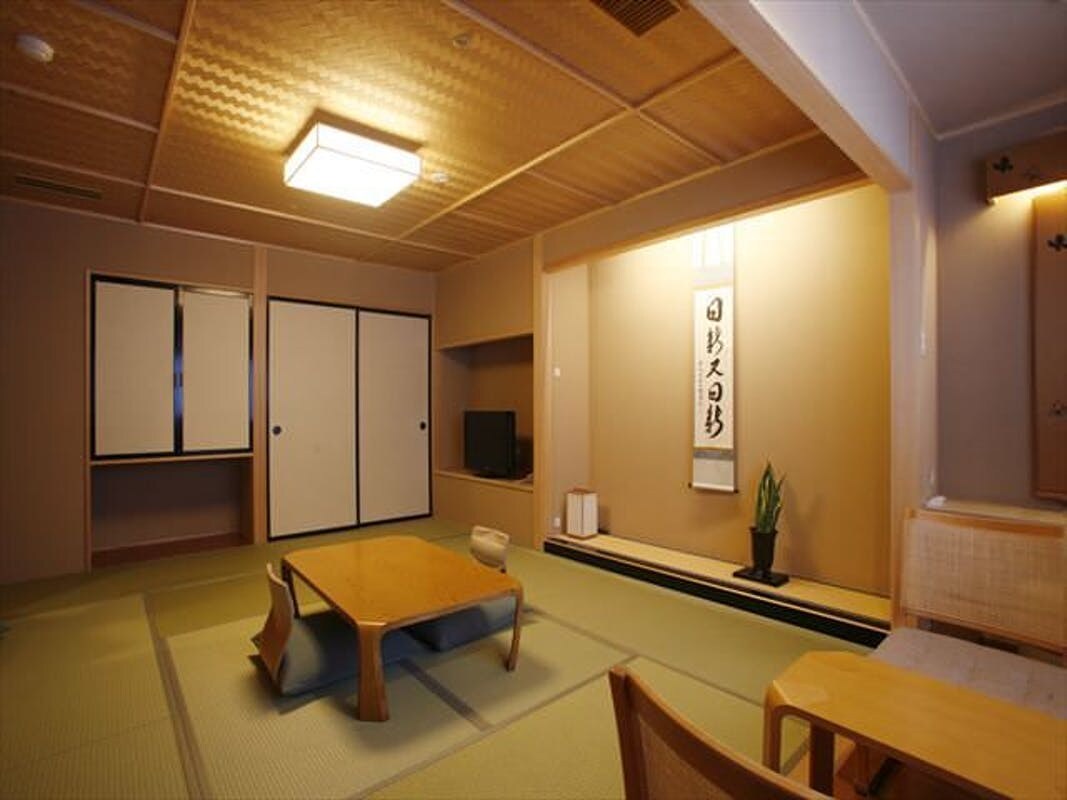 Japanese-style room with a view bath (45 square meters)
