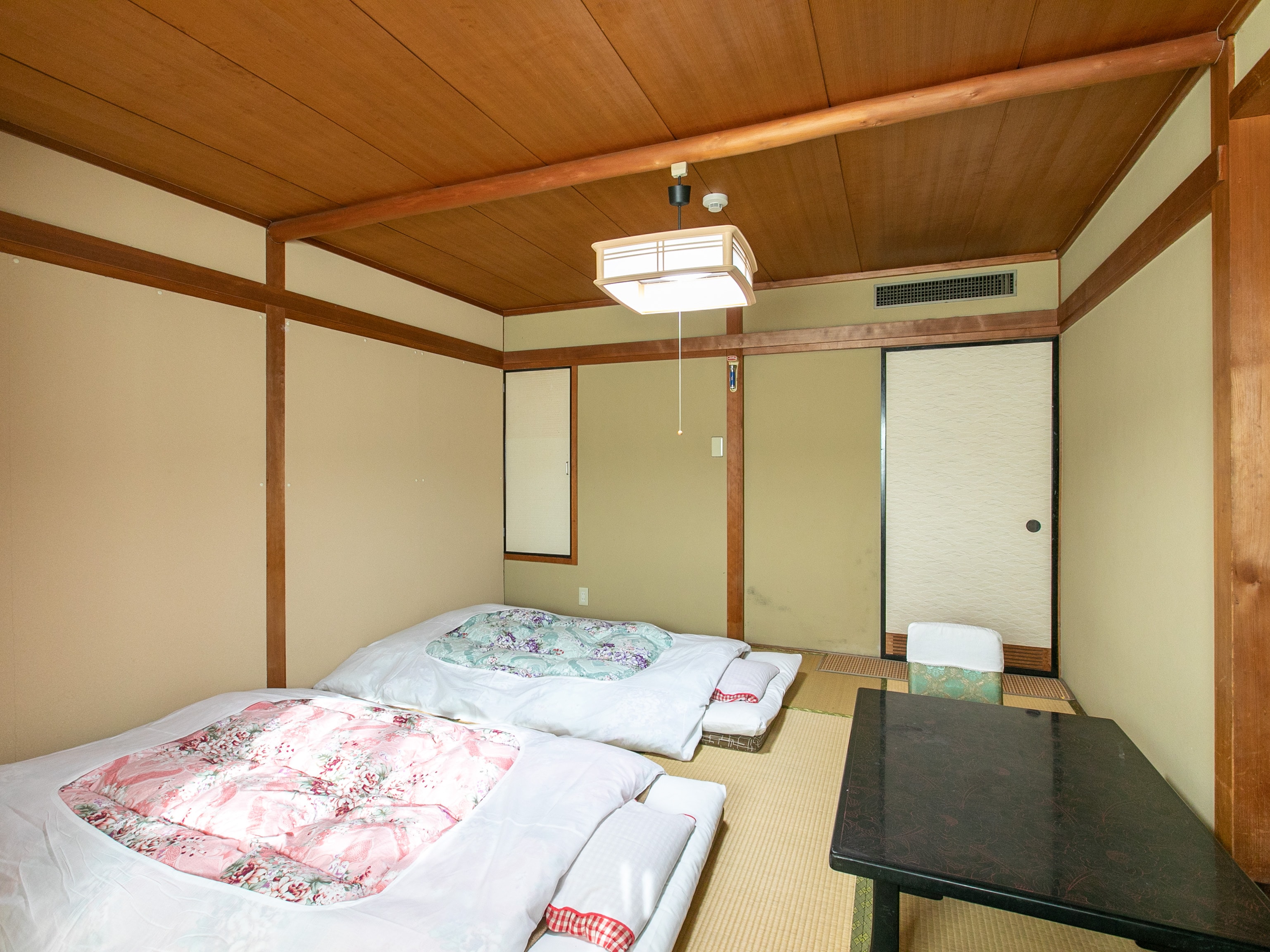 Japanese-style room for four (no bathroom)