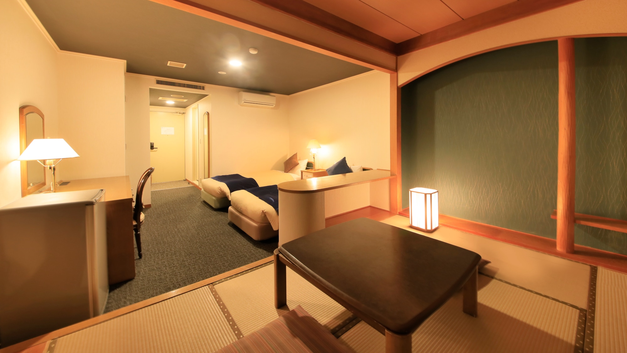 Japanese-style room is also spacious [Japanese-Western style room]