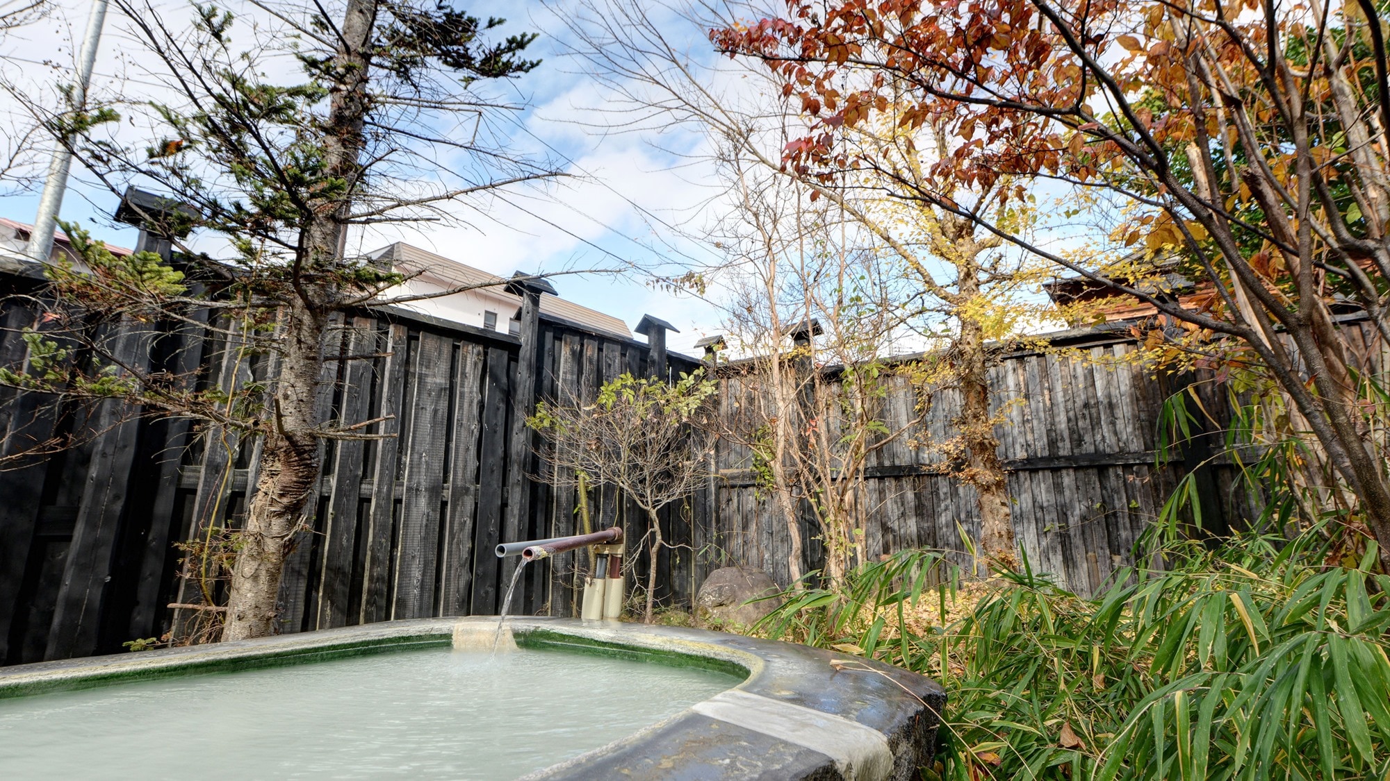 *Women's Stone Bath/Soak in the stone bath to relieve fatigue