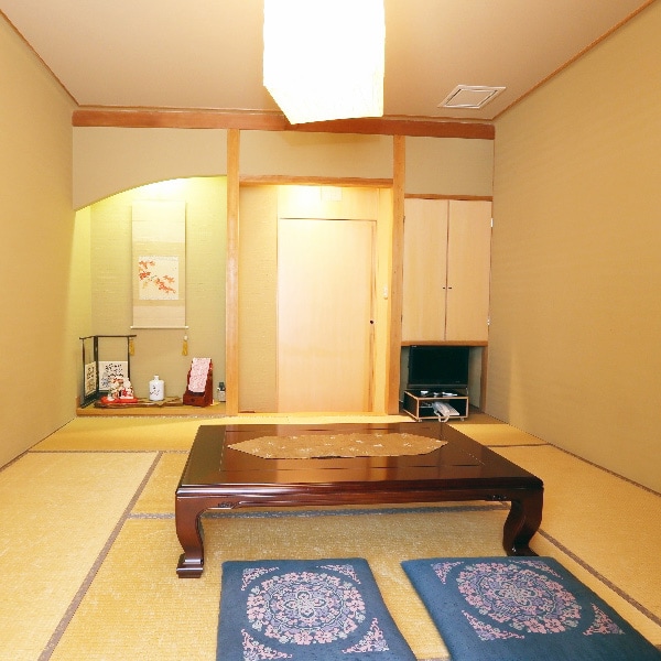 02 [8日式房間] Hazuki（2）：榻榻米和木製空間