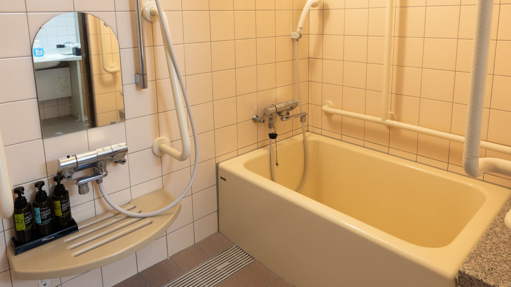 Kamar bergaya Barat (4 tempat tidur) Bebas hambatan, dengan kamar mandi dan toilet [Dilarang merokok]
