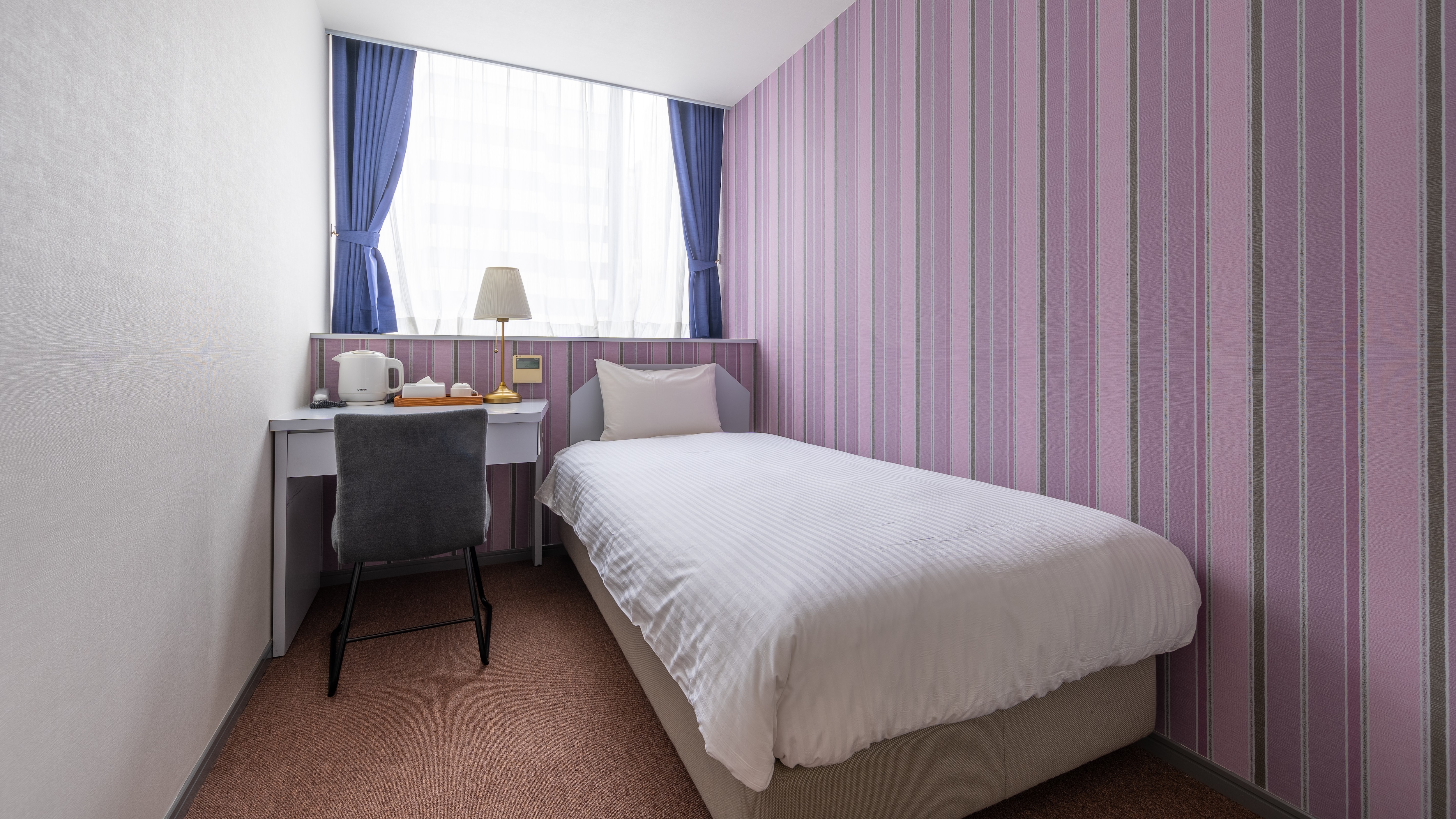 Single room (with toilet) Other: sink, TV, refrigerator, air purifier, air conditioner, basic cosmetics, hair wax