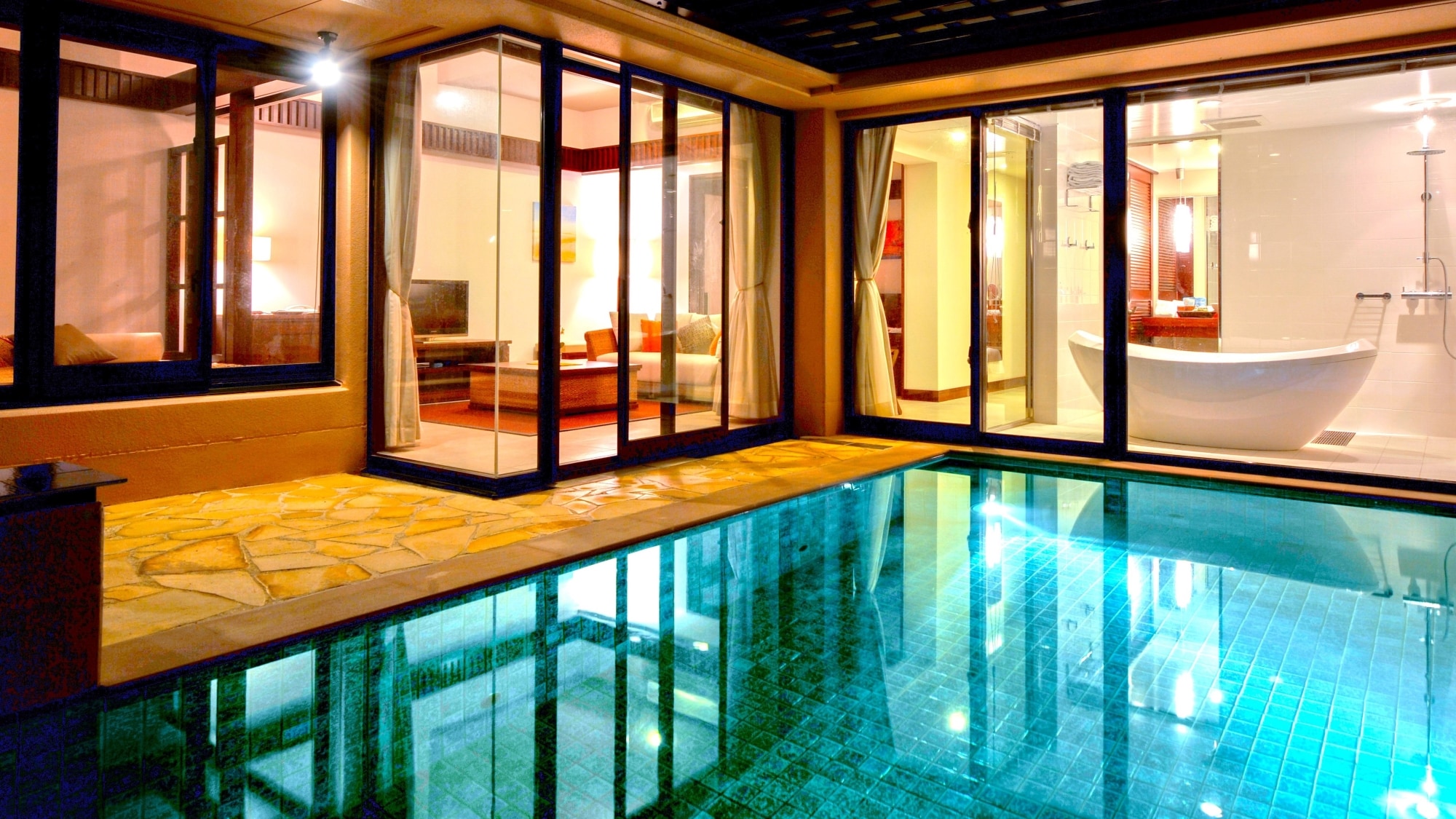 [Pool Villa Lagoon Suite (1F-3F)] A suite with a private pool in every room