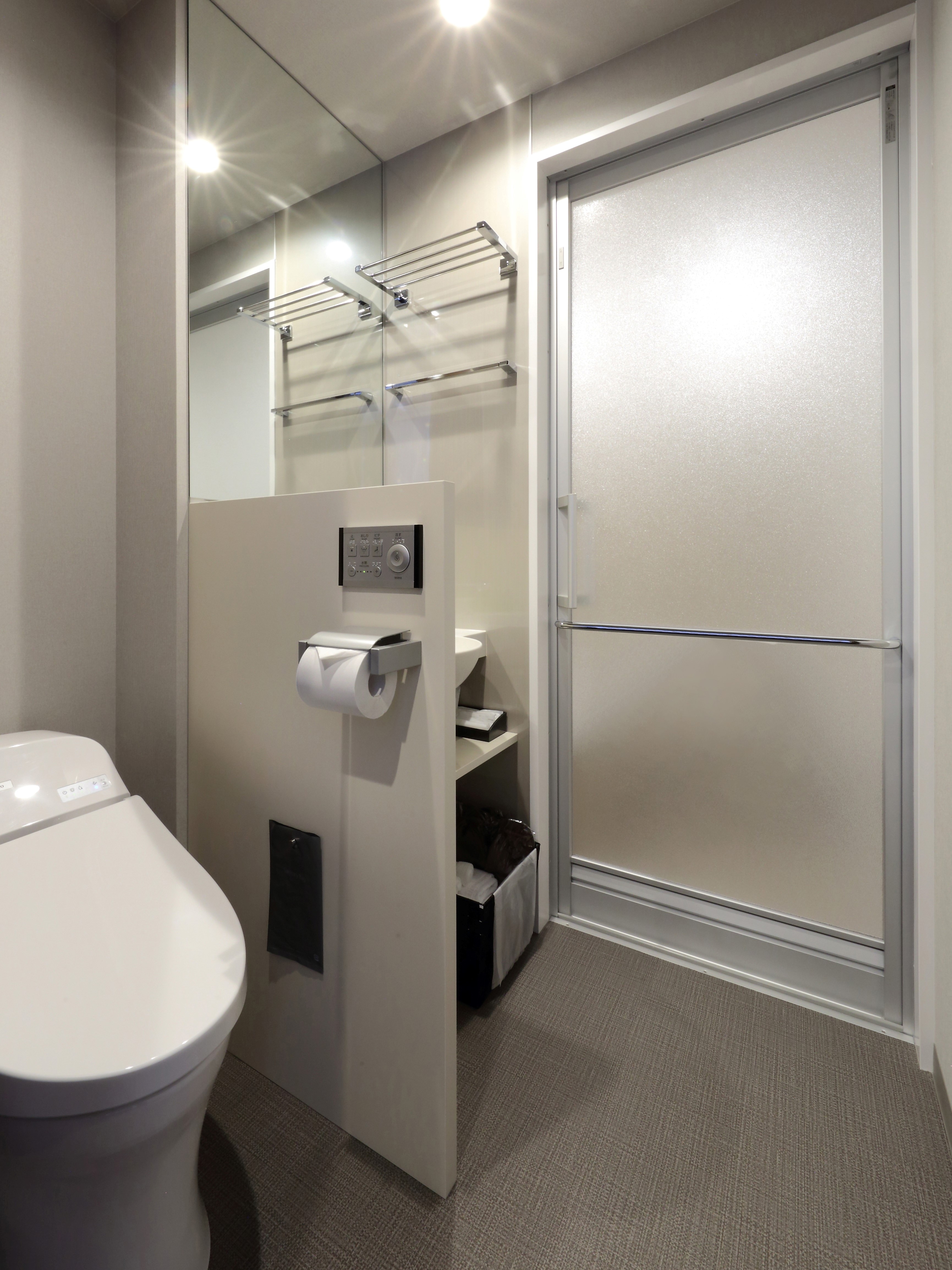 Twin room (shower room)