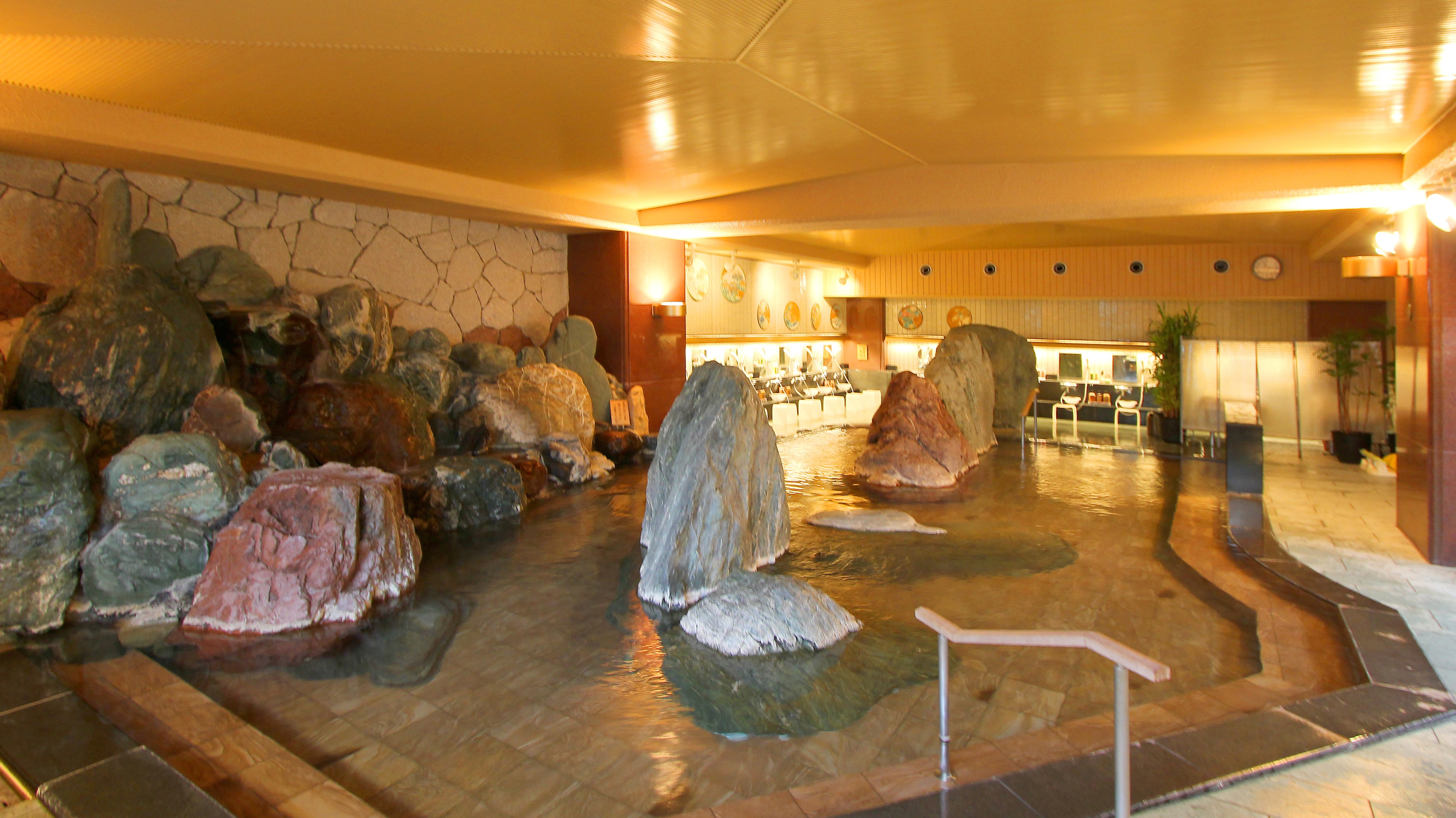 大浴場“瀧見之湯屋”